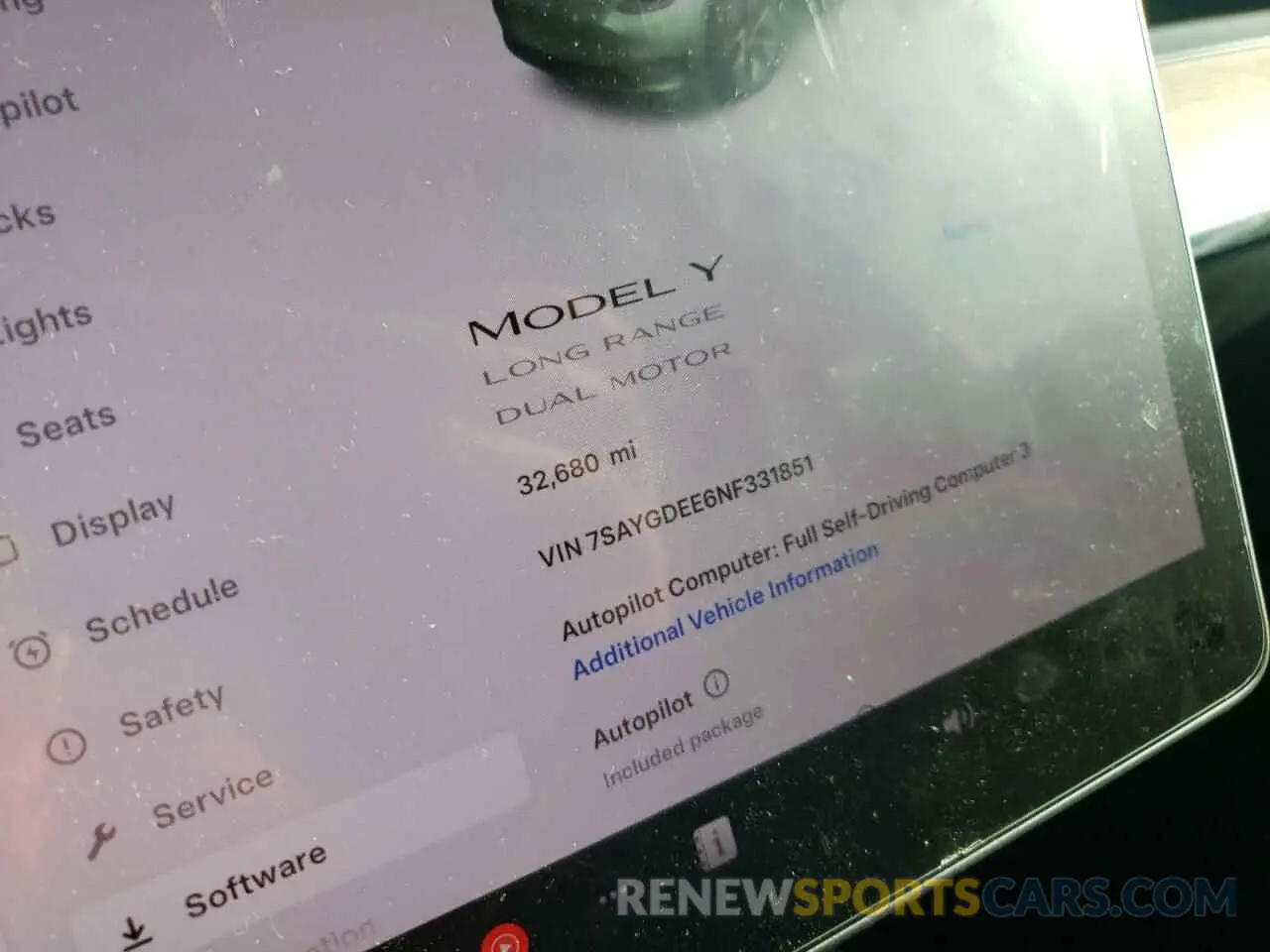 9 Photograph of a damaged car 7SAYGDEE6NF331851 TESLA MODEL Y 2022
