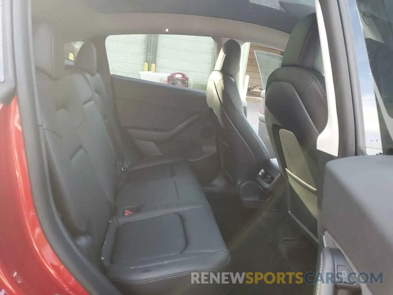 10 Photograph of a damaged car 7SAYGDEE6NF364817 TESLA MODEL Y 2022