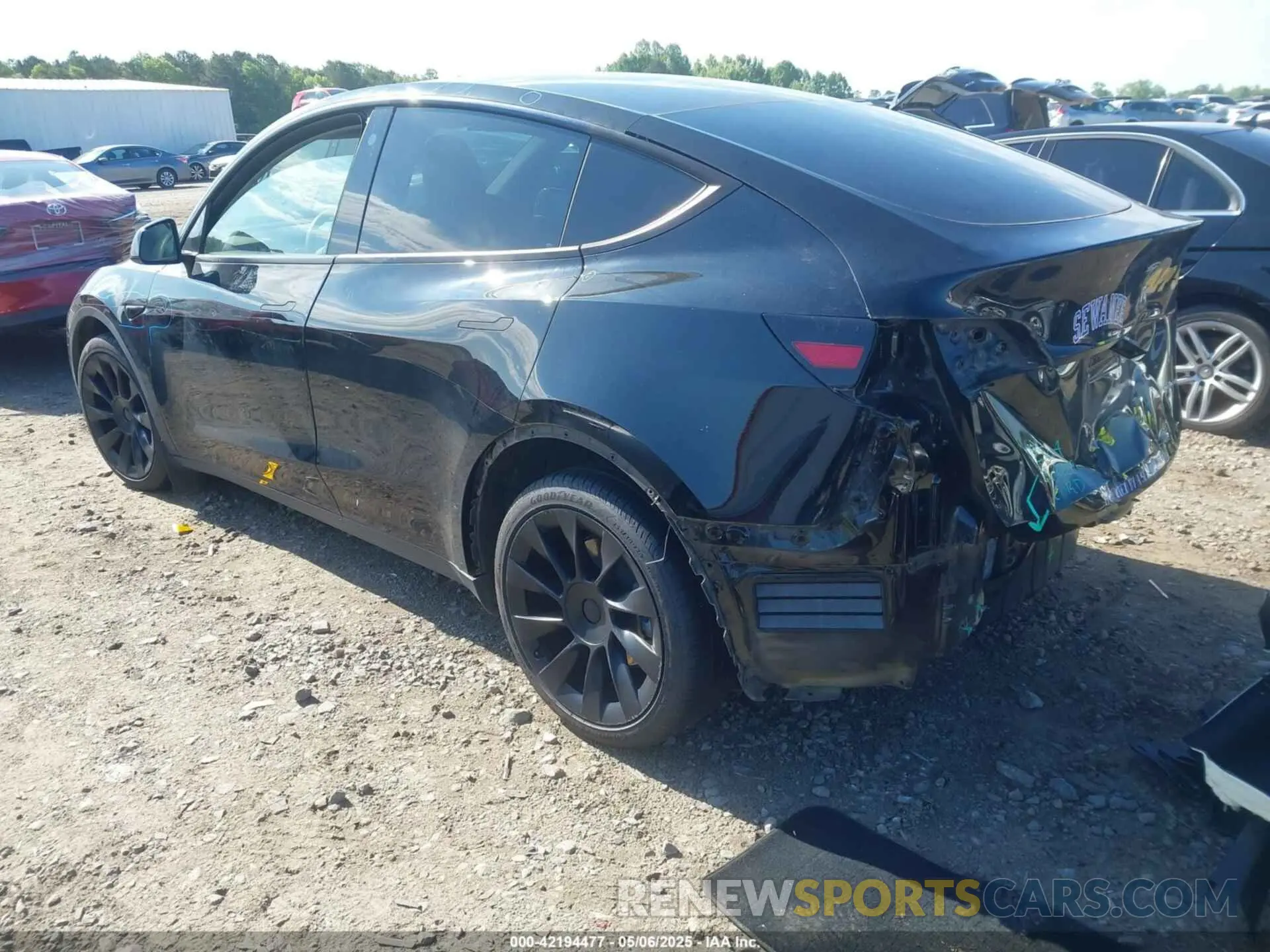 3 Photograph of a damaged car 7SAYGDEE6NF385120 TESLA MODEL Y 2022