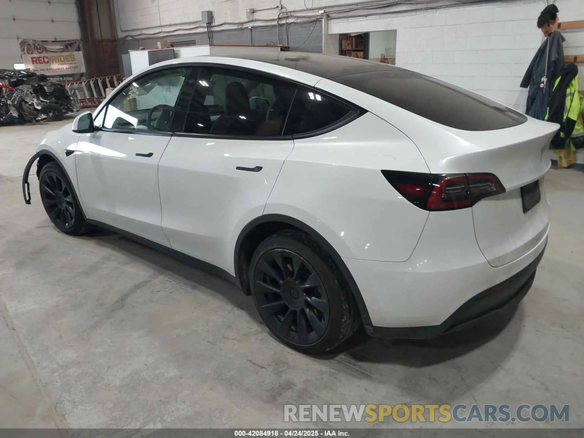 3 Photograph of a damaged car 7SAYGDEE6NF445753 TESLA MODEL Y 2022