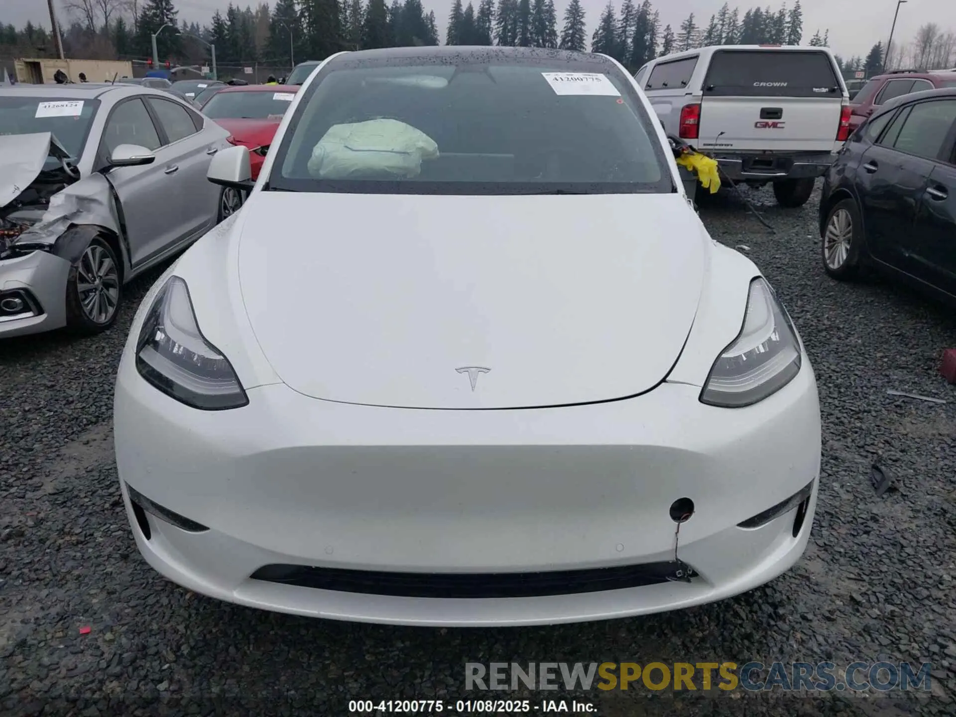 13 Photograph of a damaged car 7SAYGDEE6NF451259 TESLA MODEL Y 2022
