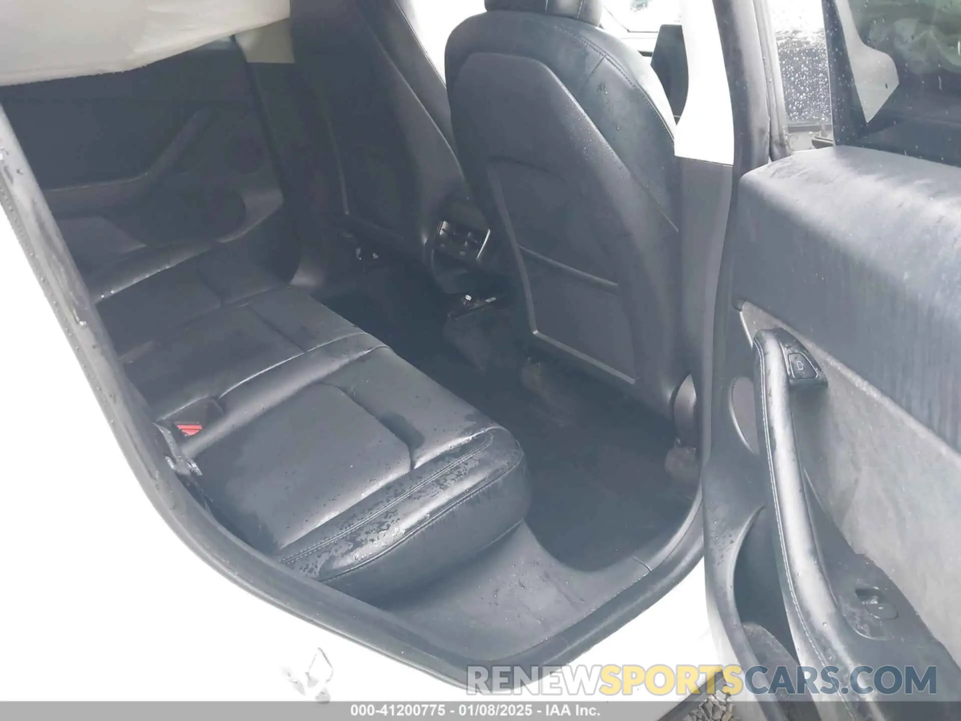 8 Photograph of a damaged car 7SAYGDEE6NF451259 TESLA MODEL Y 2022