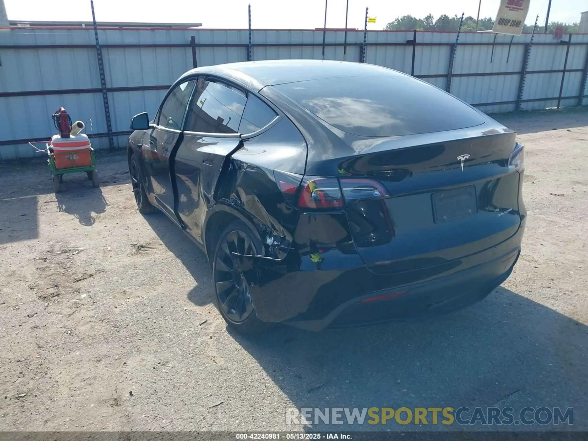 3 Photograph of a damaged car 7SAYGDEE6NF515462 TESLA MODEL Y 2022