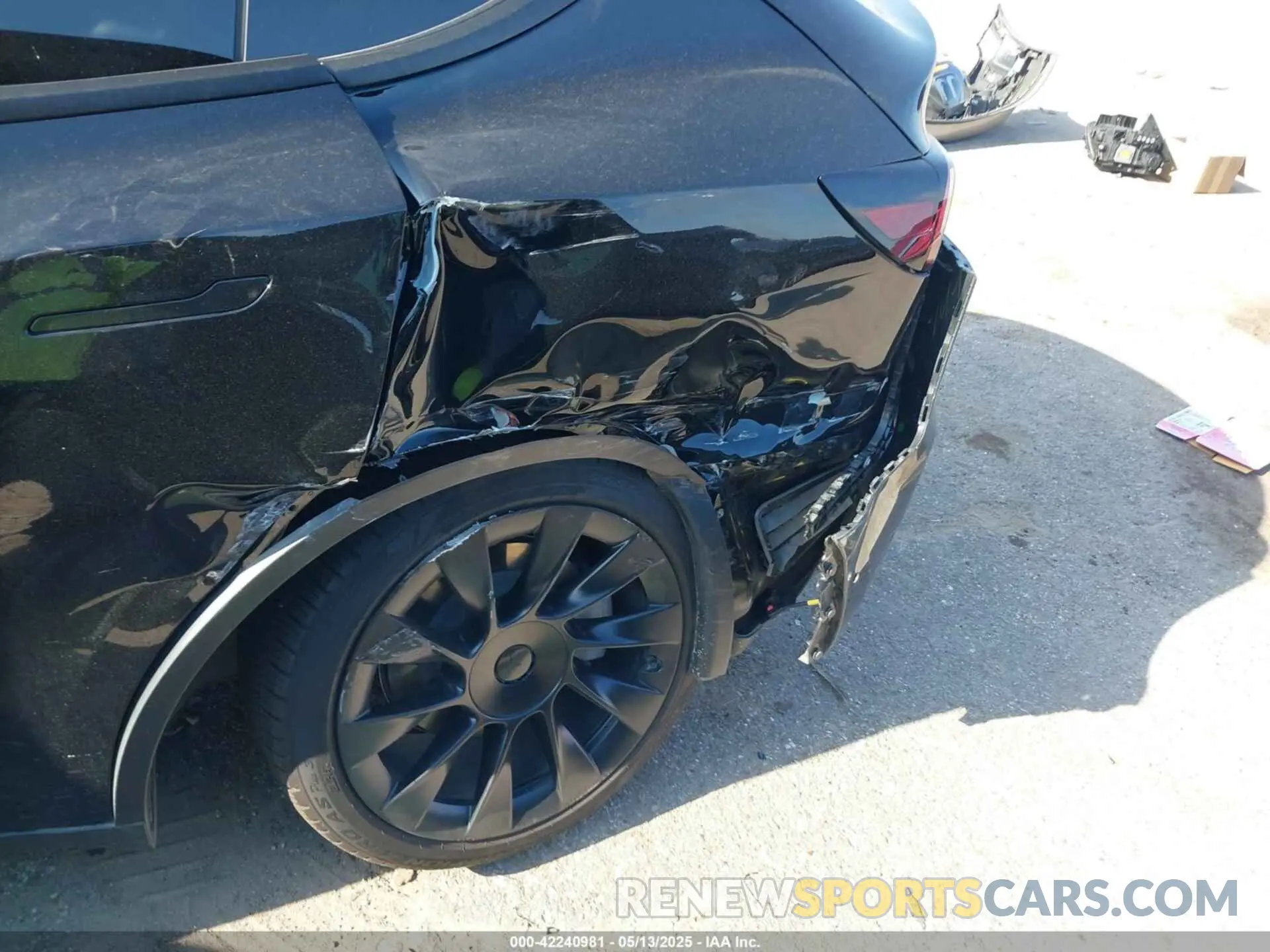6 Photograph of a damaged car 7SAYGDEE6NF515462 TESLA MODEL Y 2022