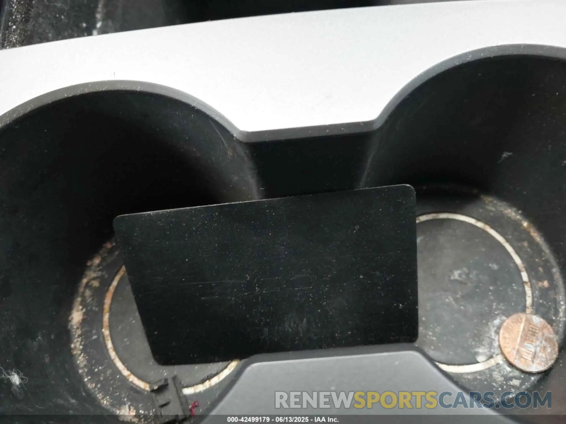 11 Photograph of a damaged car 7SAYGDEE7NA005151 TESLA MODEL Y 2022