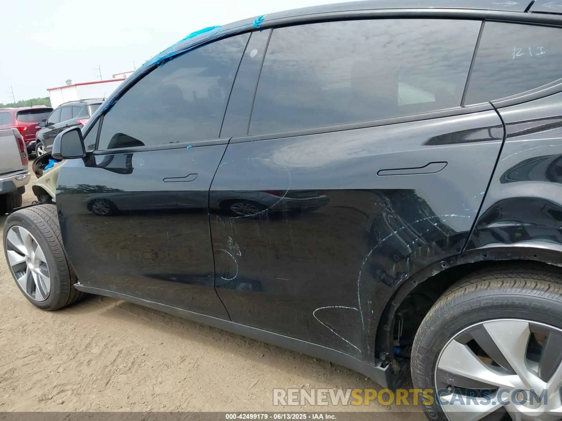 14 Photograph of a damaged car 7SAYGDEE7NA005151 TESLA MODEL Y 2022