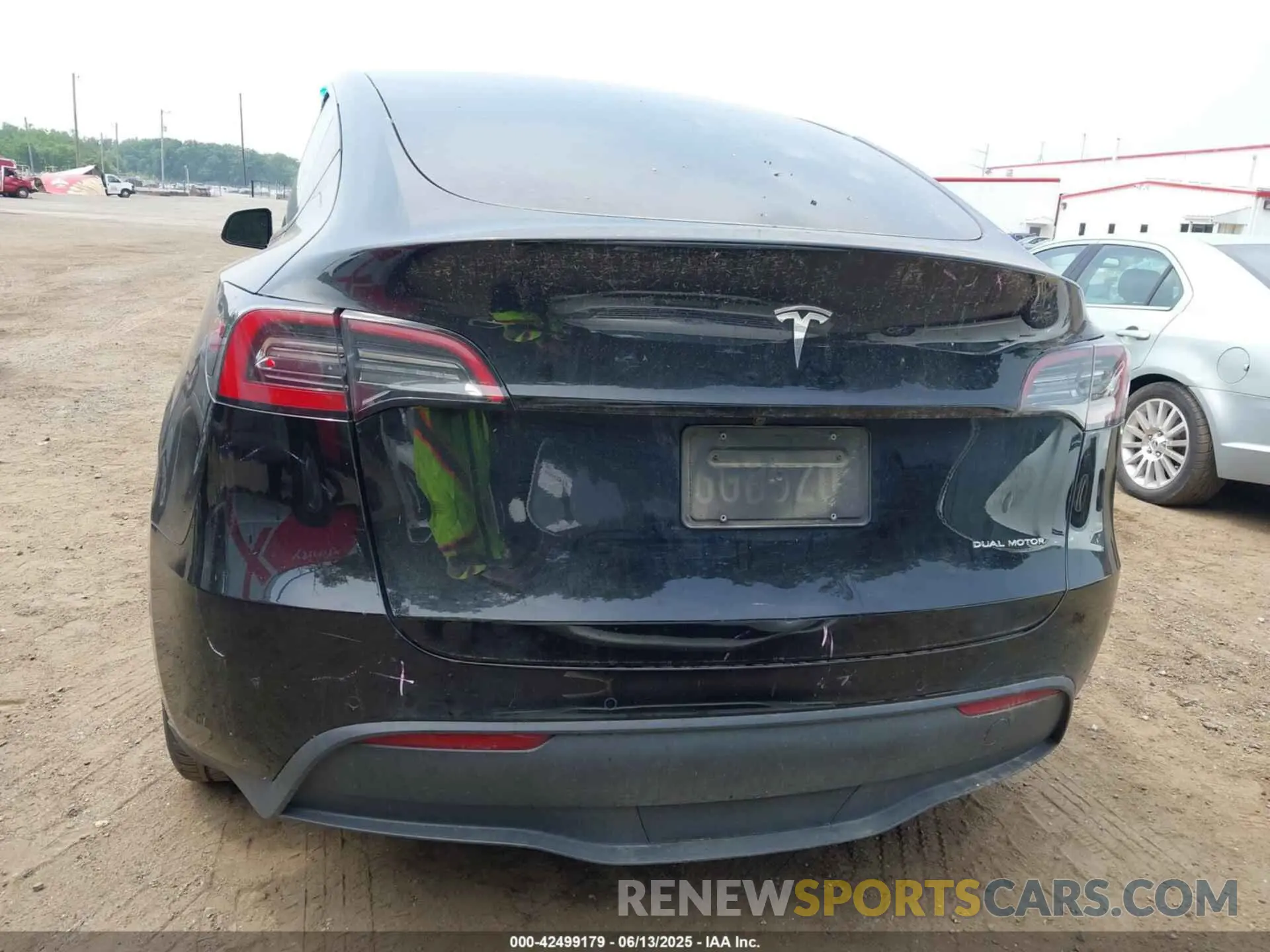 16 Photograph of a damaged car 7SAYGDEE7NA005151 TESLA MODEL Y 2022