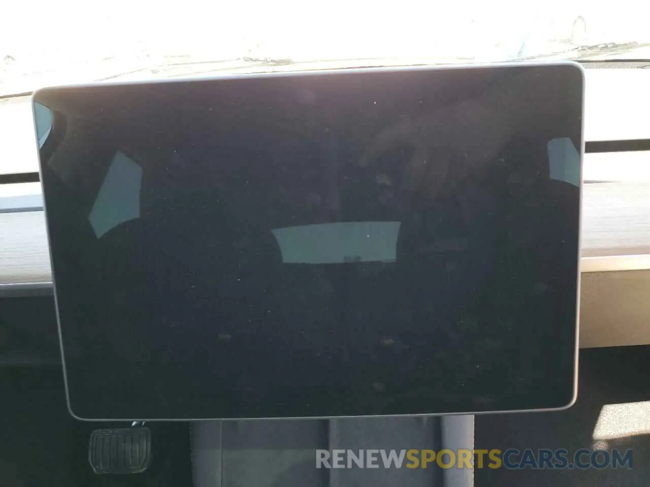 8 Photograph of a damaged car 7SAYGDEE7NA005943 TESLA MODEL Y 2022