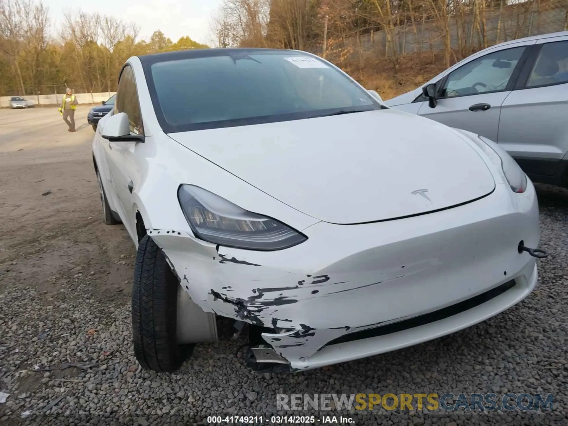 12 Photograph of a damaged car 7SAYGDEE7NA014822 TESLA MODEL Y 2022