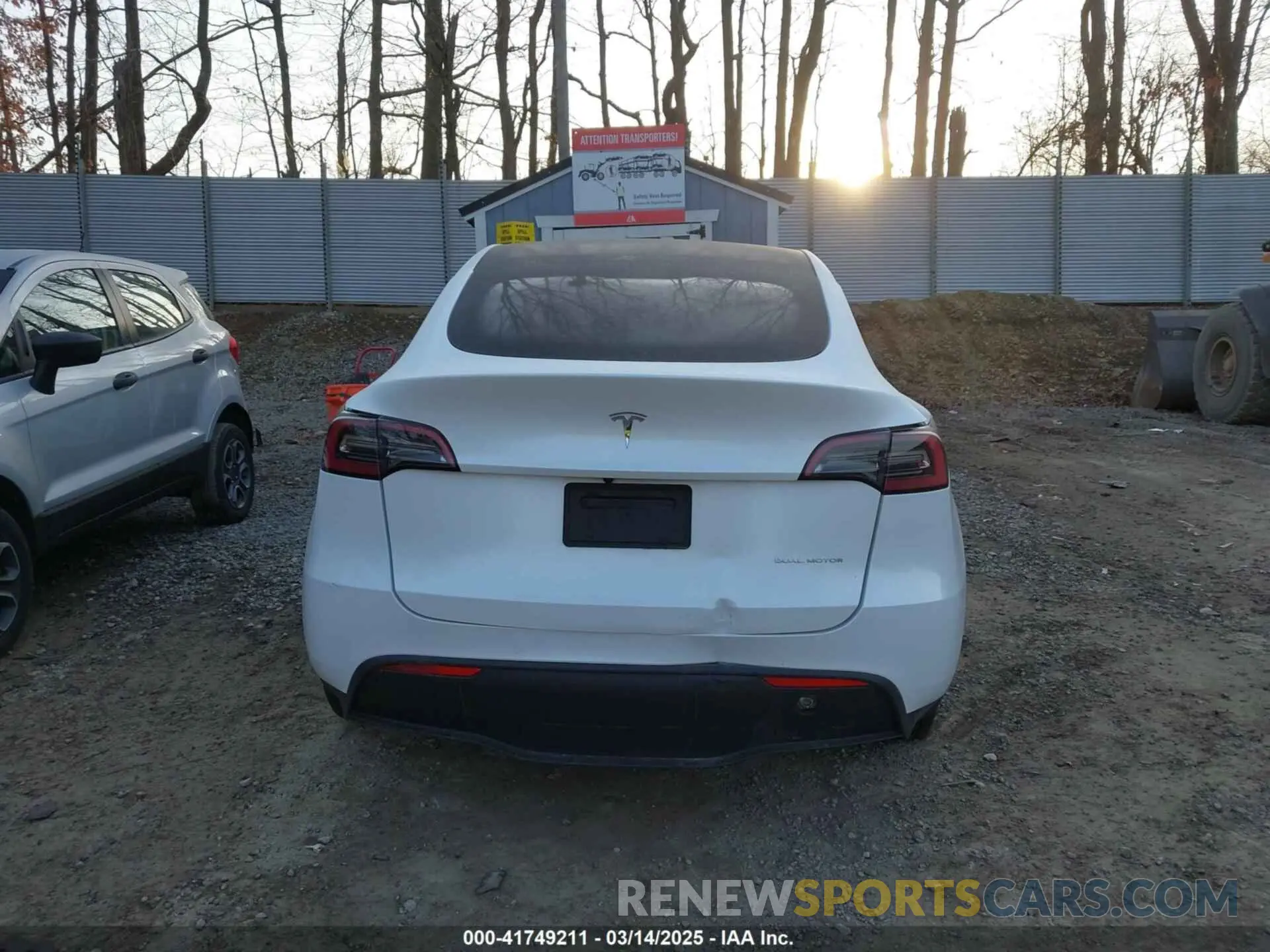 17 Photograph of a damaged car 7SAYGDEE7NA014822 TESLA MODEL Y 2022