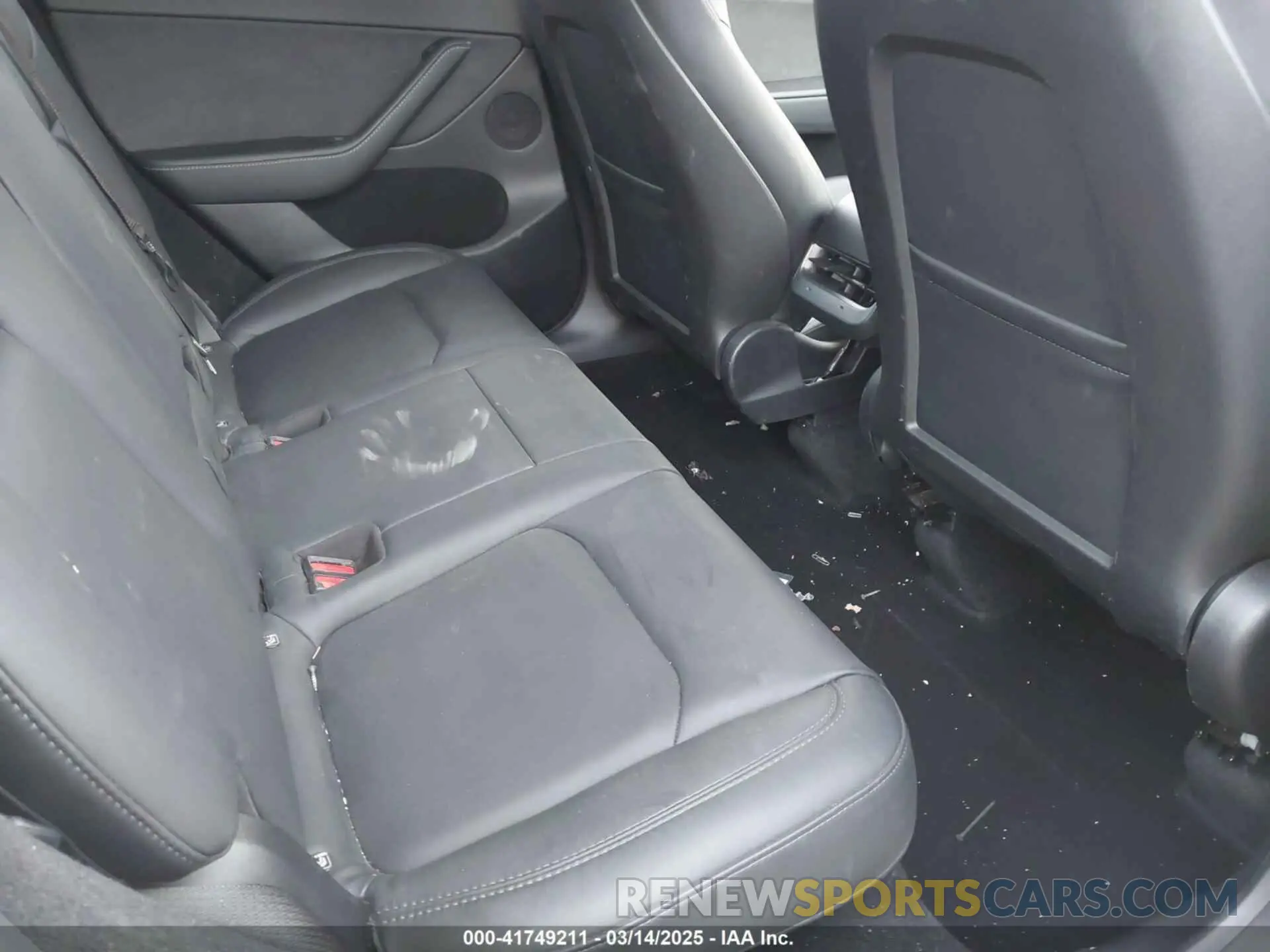 8 Photograph of a damaged car 7SAYGDEE7NA014822 TESLA MODEL Y 2022