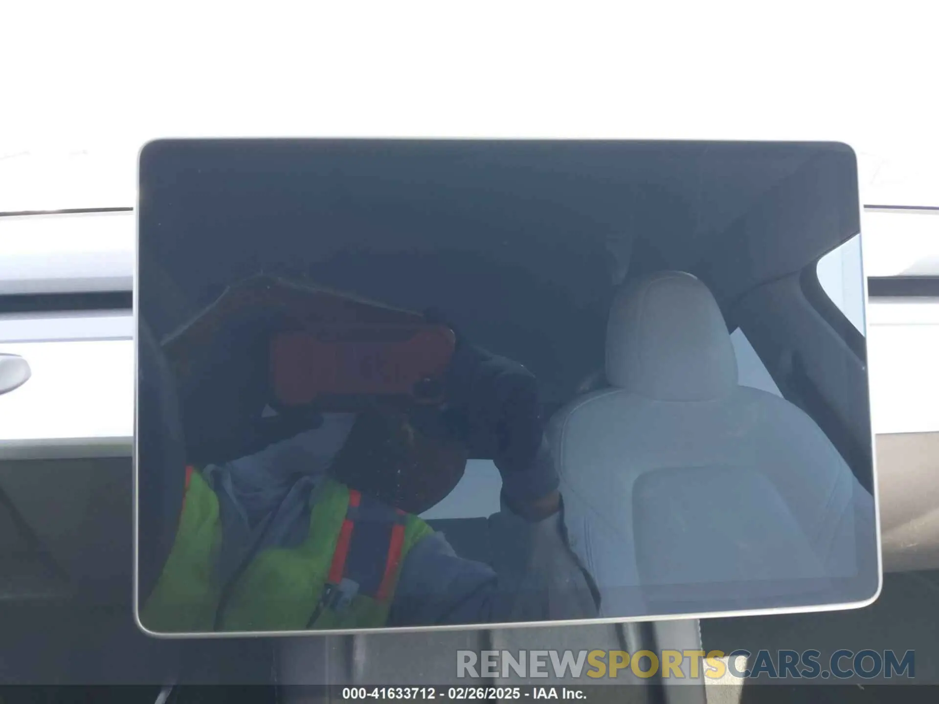 18 Photograph of a damaged car 7SAYGDEE7NF312239 TESLA MODEL Y 2022
