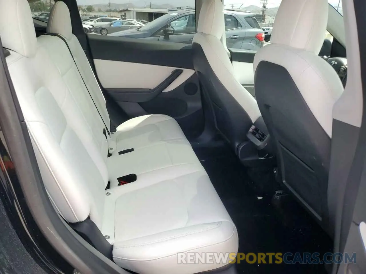 10 Photograph of a damaged car 7SAYGDEE7NF352000 TESLA MODEL Y 2022