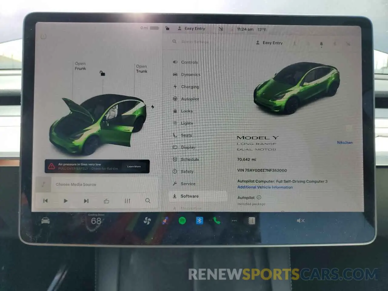 9 Photograph of a damaged car 7SAYGDEE7NF352000 TESLA MODEL Y 2022