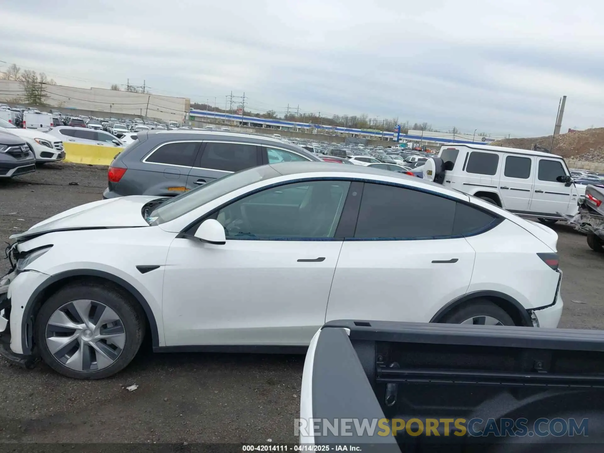 13 Фотография поврежденного автомобиля 7SAYGDEE7NF389788 TESLA MODEL Y 2022