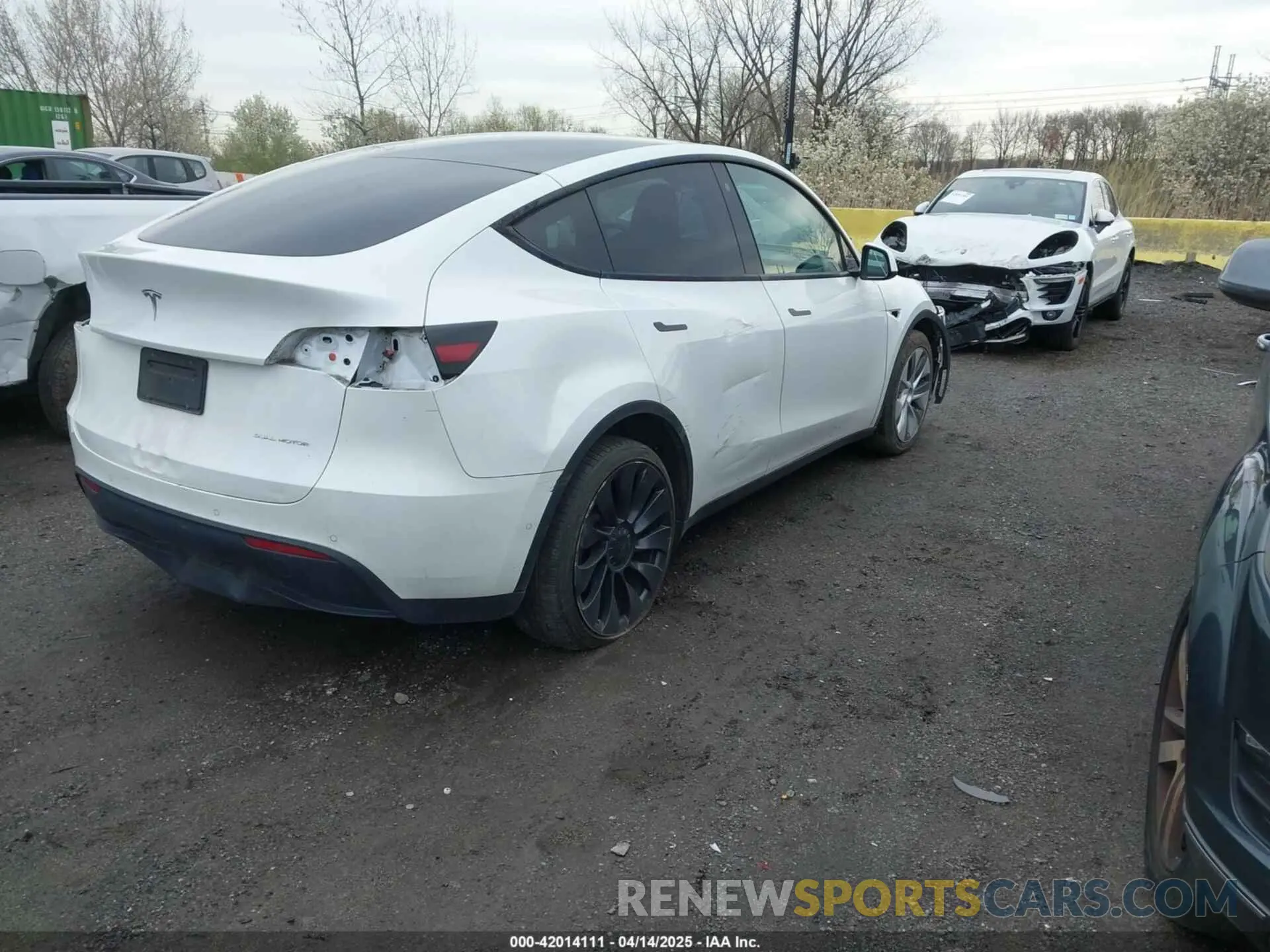4 Фотография поврежденного автомобиля 7SAYGDEE7NF389788 TESLA MODEL Y 2022