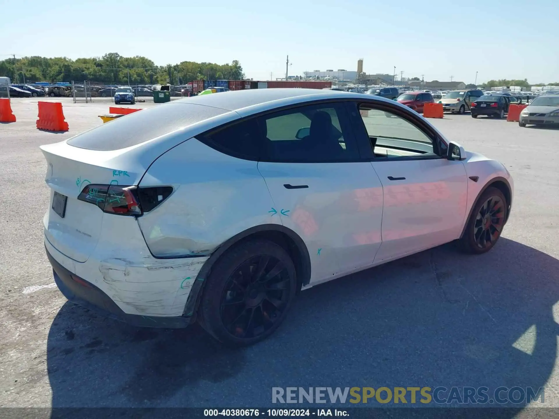 4 Photograph of a damaged car 7SAYGDEE7NF413880 TESLA MODEL Y 2022