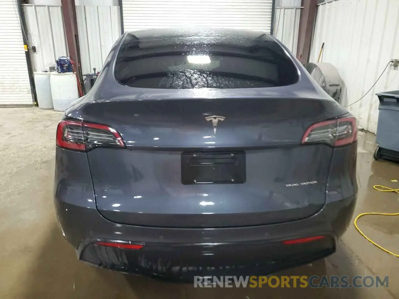 6 Photograph of a damaged car 7SAYGDEE7NF422837 TESLA MODEL Y 2022