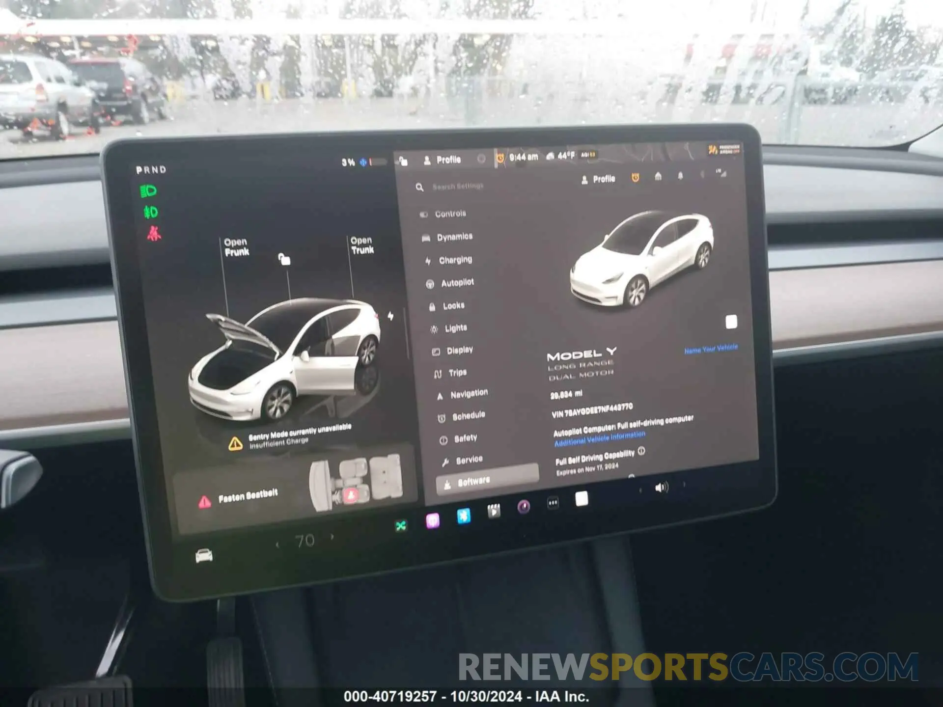 18 Photograph of a damaged car 7SAYGDEE7NF443770 TESLA MODEL Y 2022