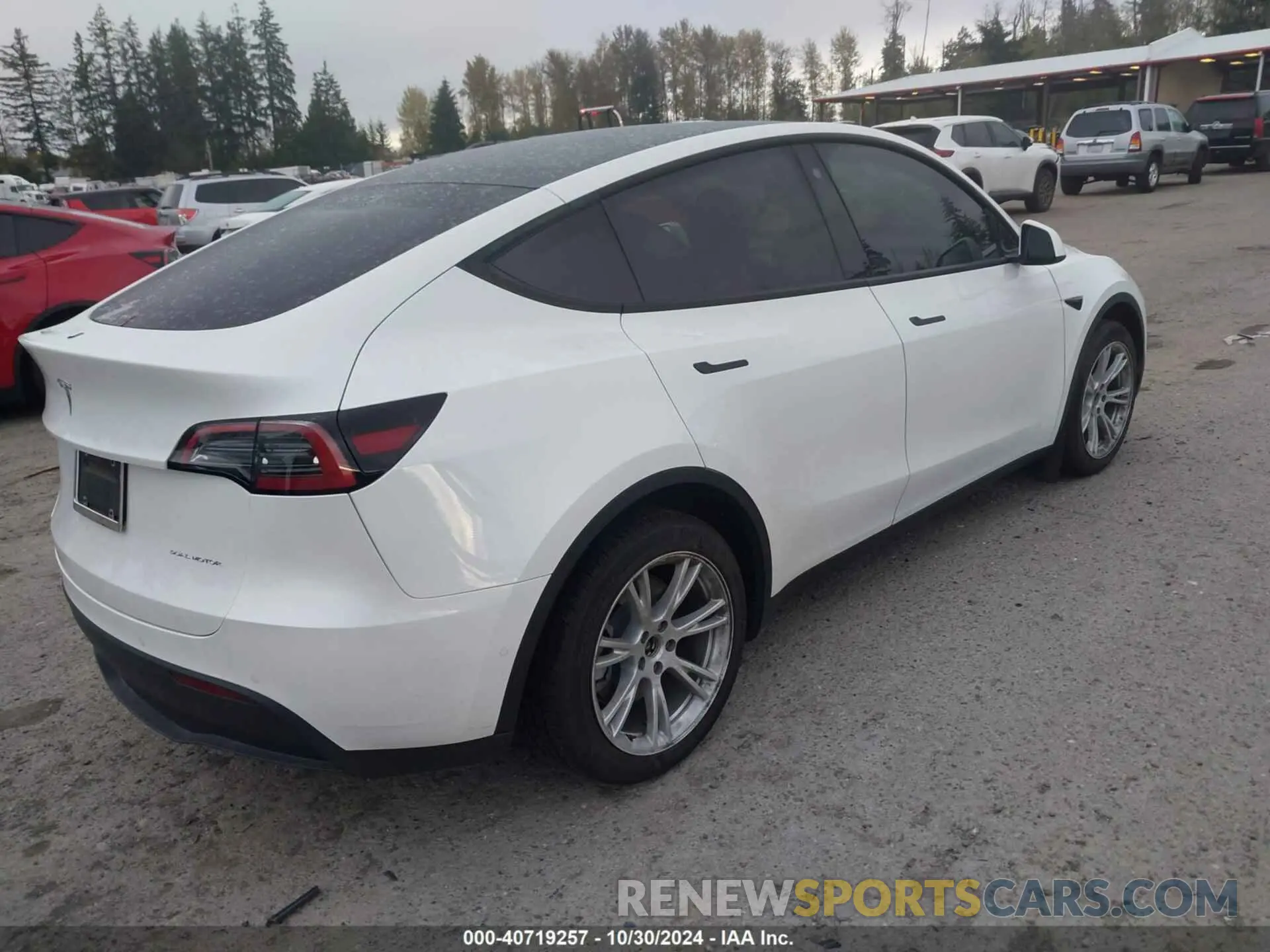 4 Photograph of a damaged car 7SAYGDEE7NF443770 TESLA MODEL Y 2022