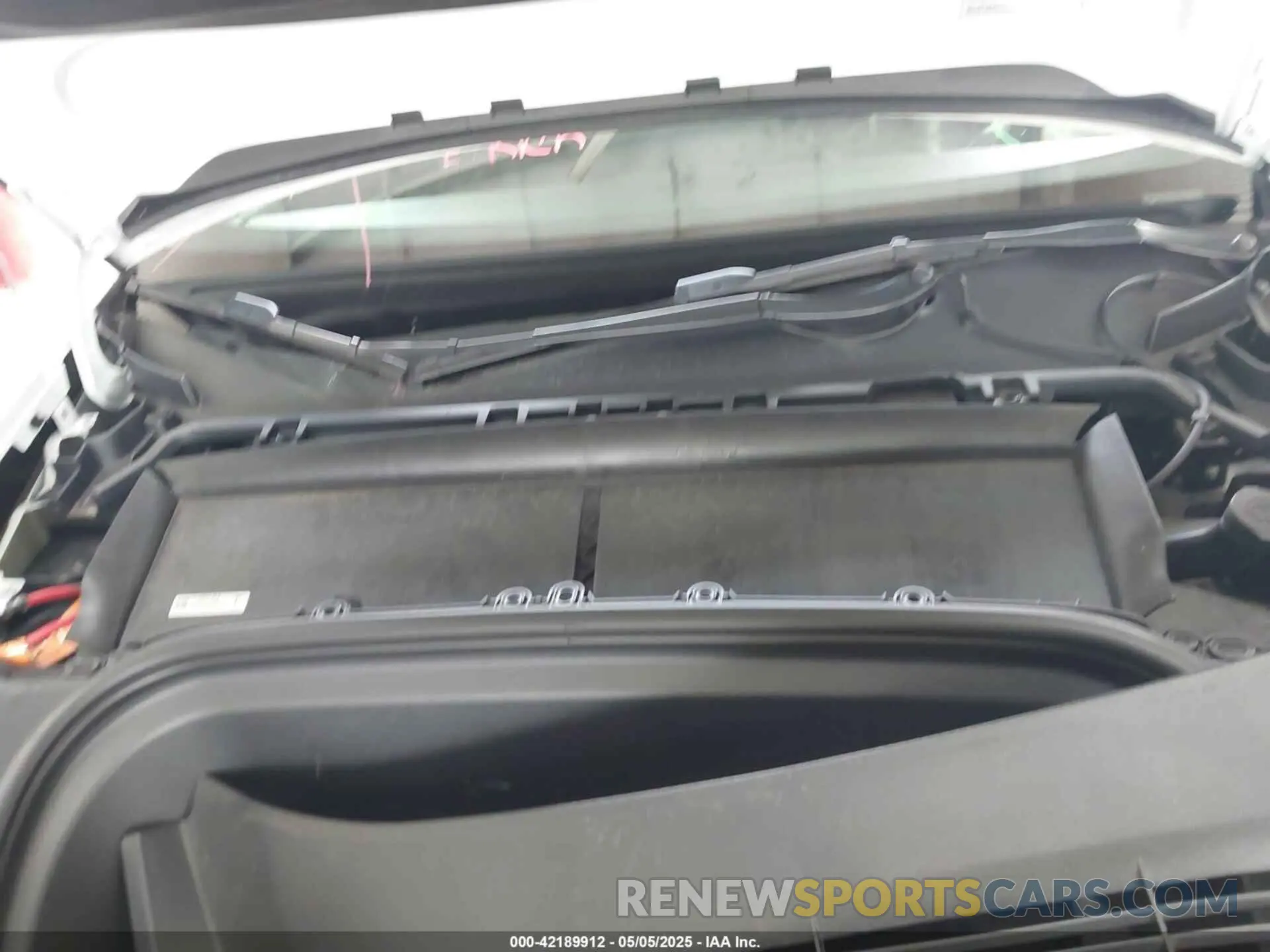 10 Photograph of a damaged car 7SAYGDEE7NF460942 TESLA MODEL Y 2022