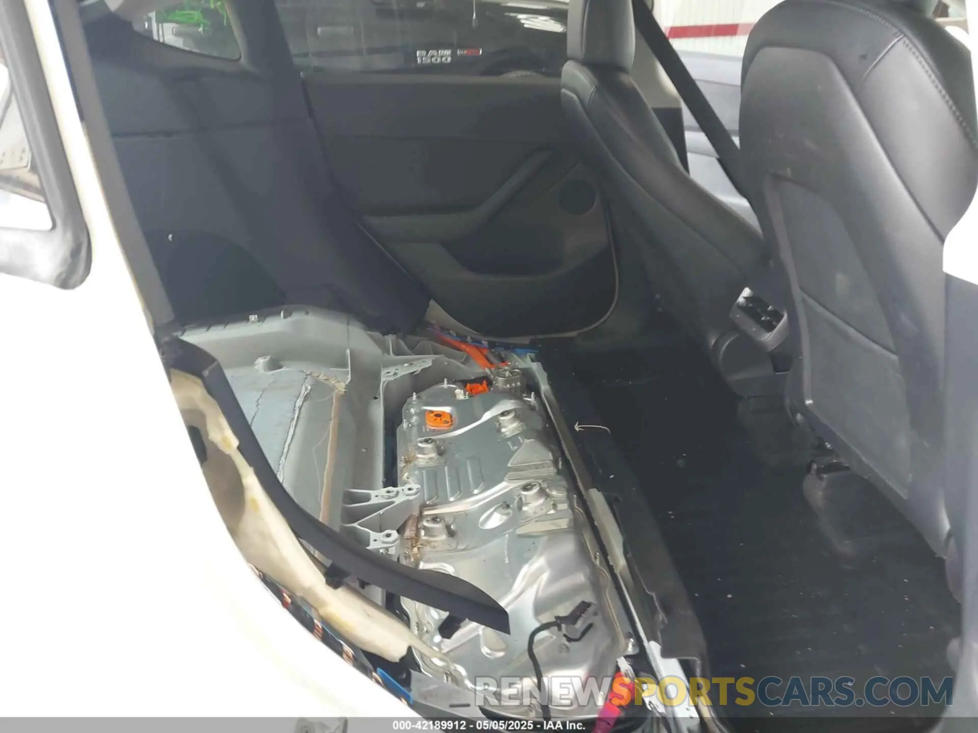 8 Photograph of a damaged car 7SAYGDEE7NF460942 TESLA MODEL Y 2022