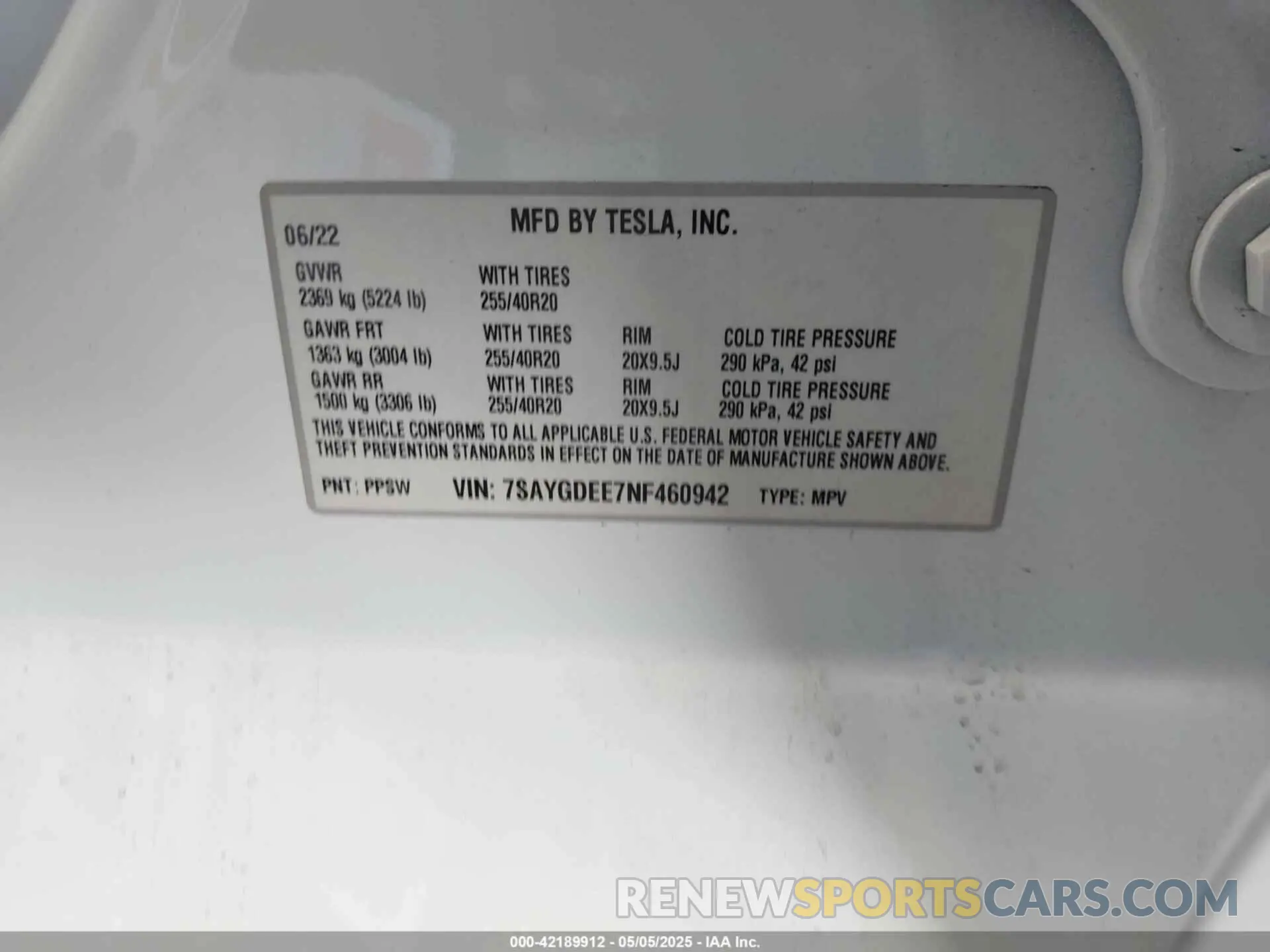 9 Photograph of a damaged car 7SAYGDEE7NF460942 TESLA MODEL Y 2022