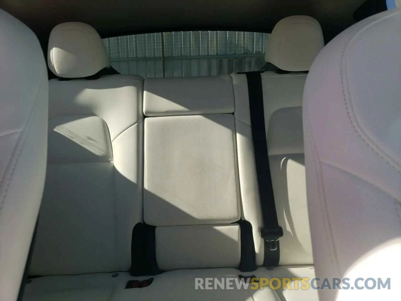 10 Photograph of a damaged car 7SAYGDEE7NF544744 TESLA MODEL Y 2022