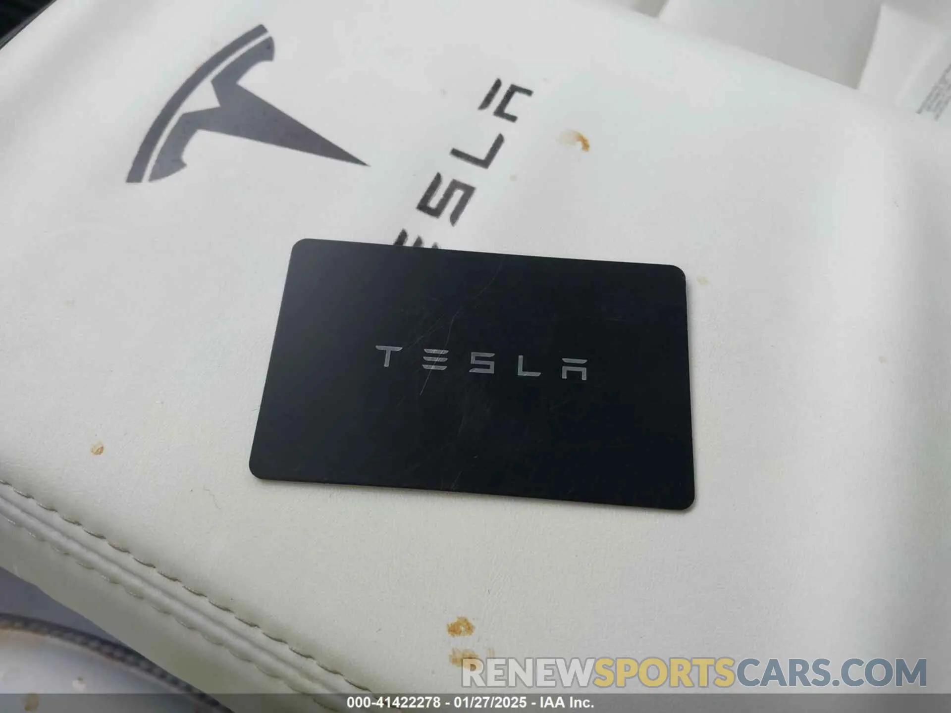 11 Photograph of a damaged car 7SAYGDEE7NF563035 TESLA MODEL Y 2022
