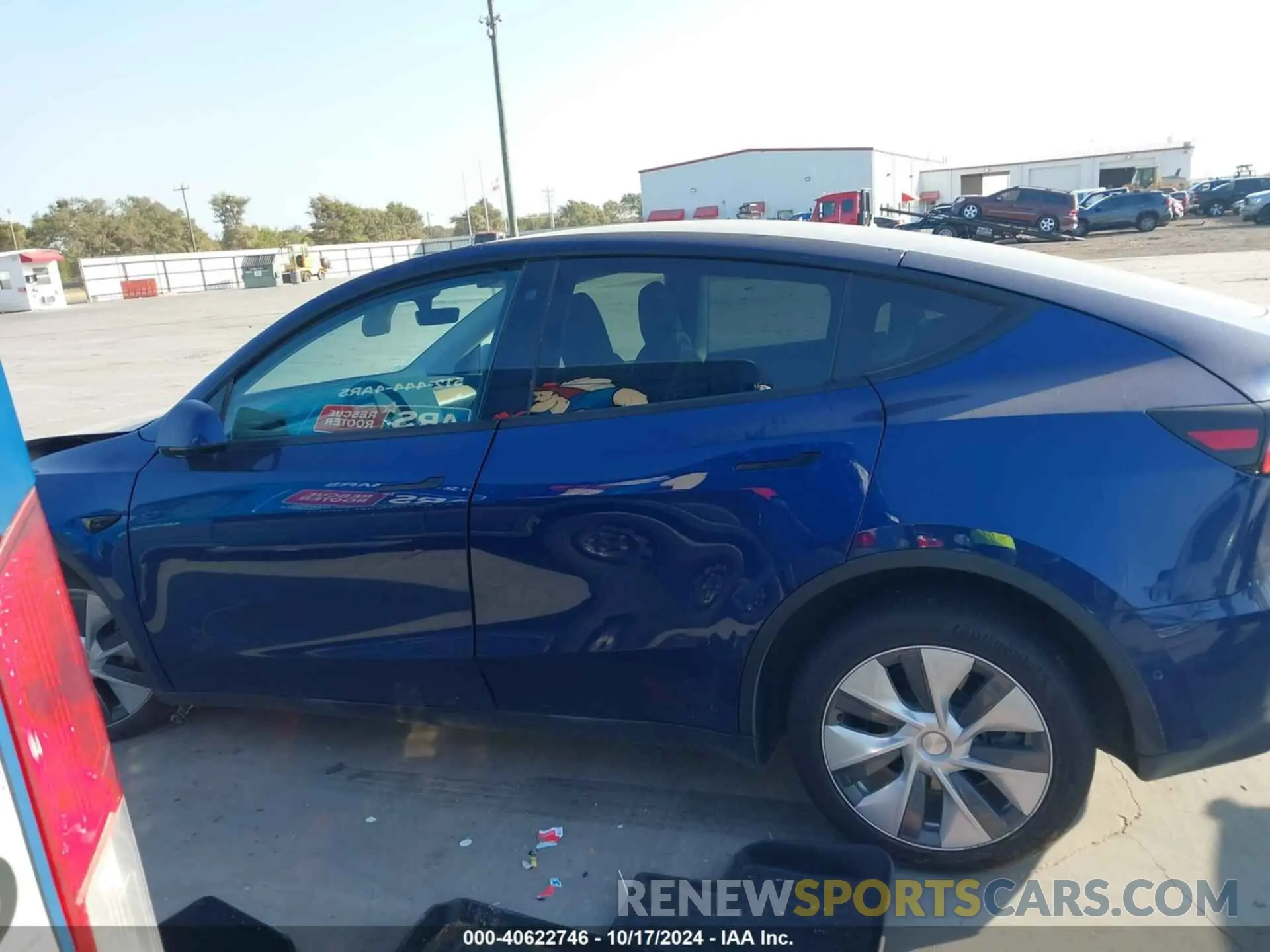 13 Photograph of a damaged car 7SAYGDEE8NA002758 TESLA MODEL Y 2022
