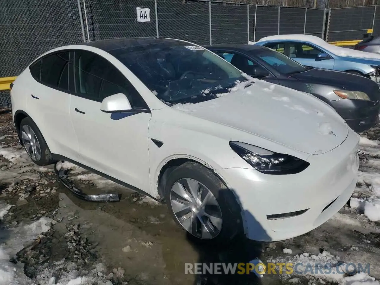 4 Photograph of a damaged car 7SAYGDEE8NA014991 TESLA MODEL Y 2022