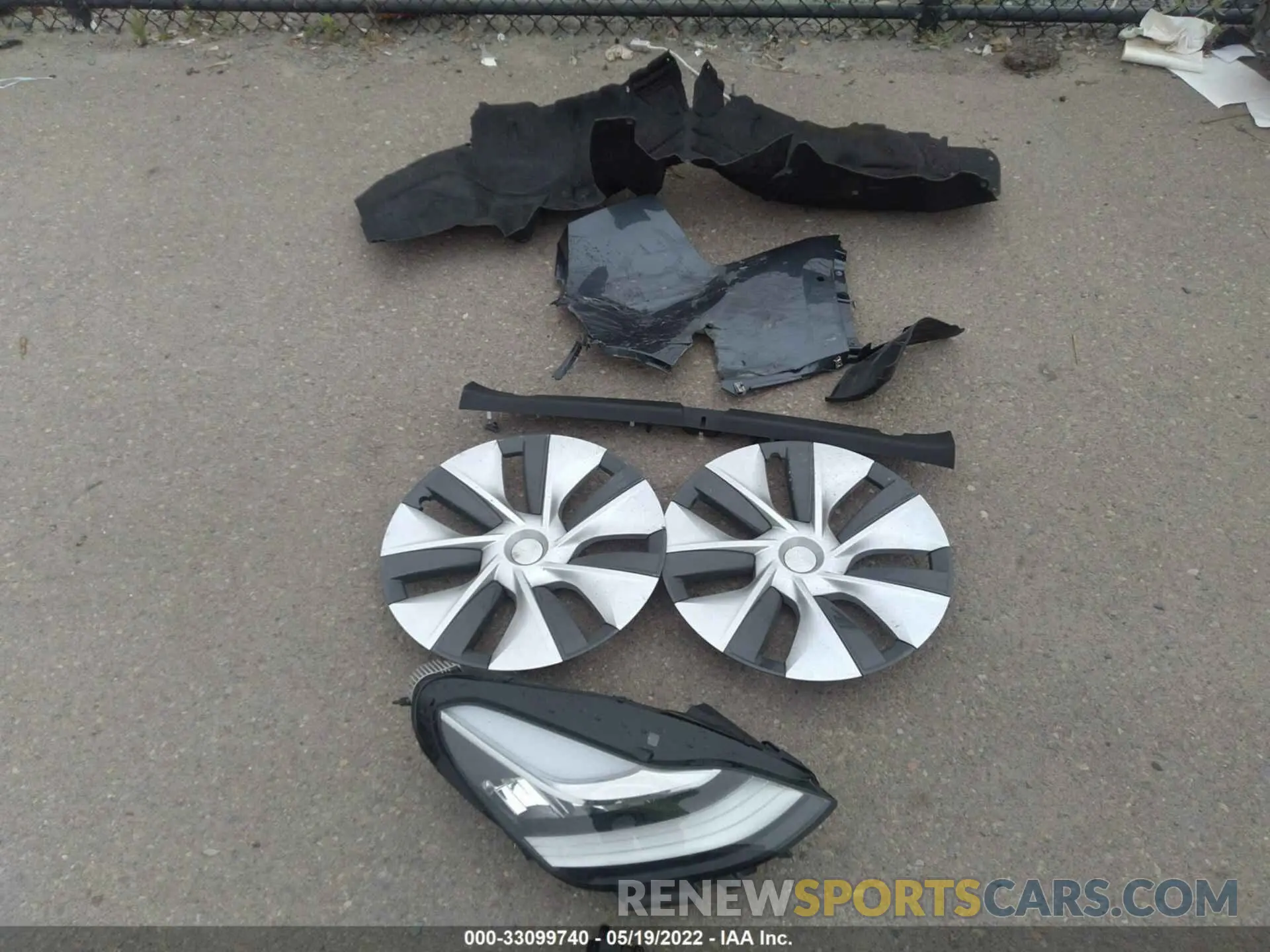 12 Photograph of a damaged car 7SAYGDEE8NF401334 TESLA MODEL Y 2022