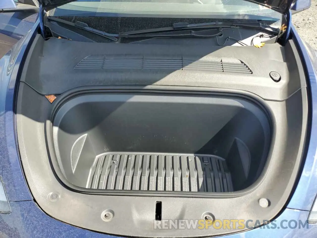 11 Photograph of a damaged car 7SAYGDEE8NF414097 TESLA MODEL Y 2022