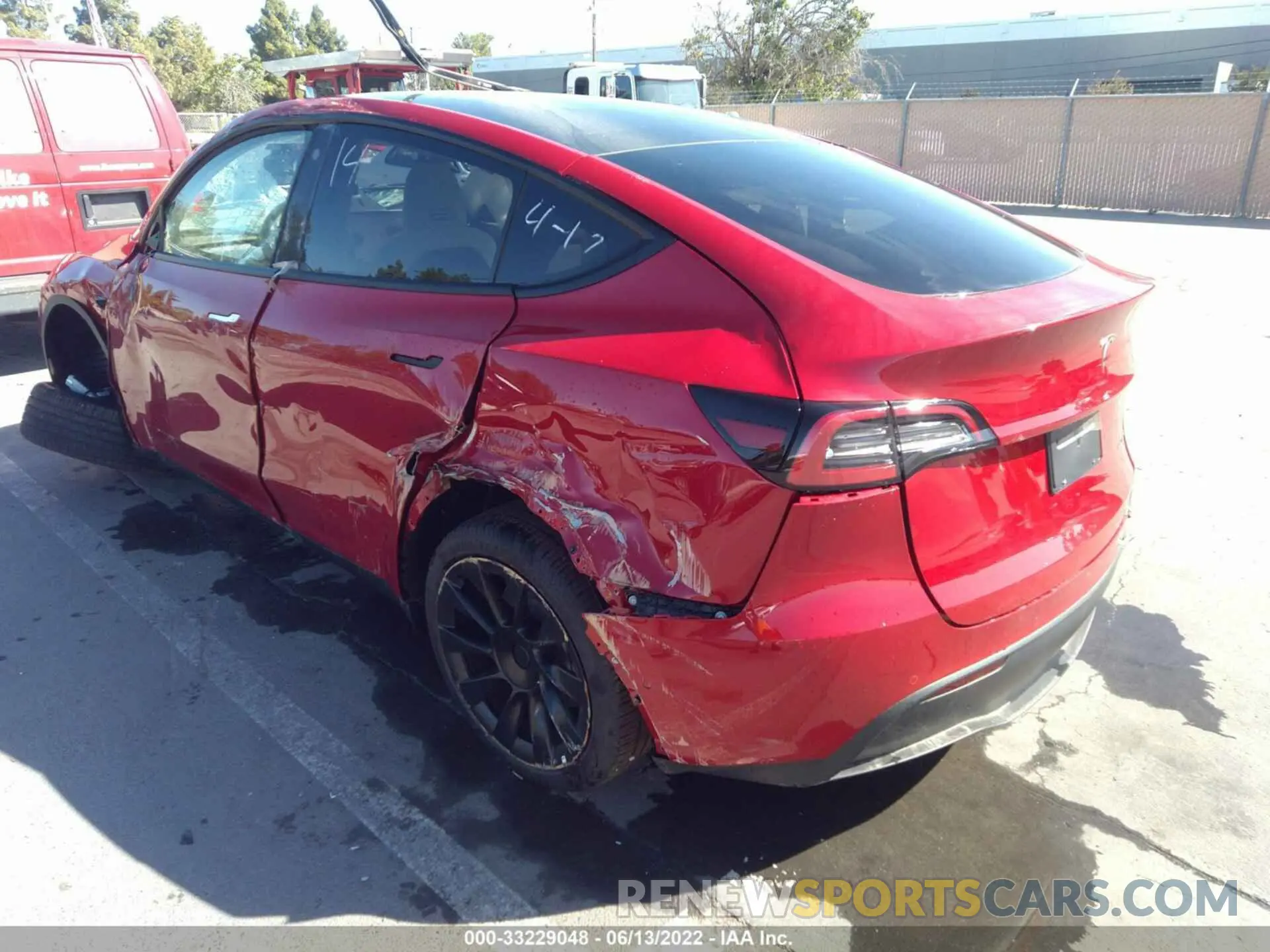 3 Photograph of a damaged car 7SAYGDEE8NF418909 TESLA MODEL Y 2022