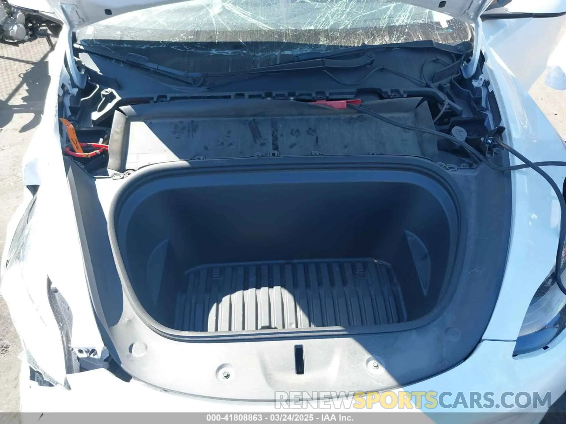 10 Photograph of a damaged car 7SAYGDEE8NF480939 TESLA MODEL Y 2022