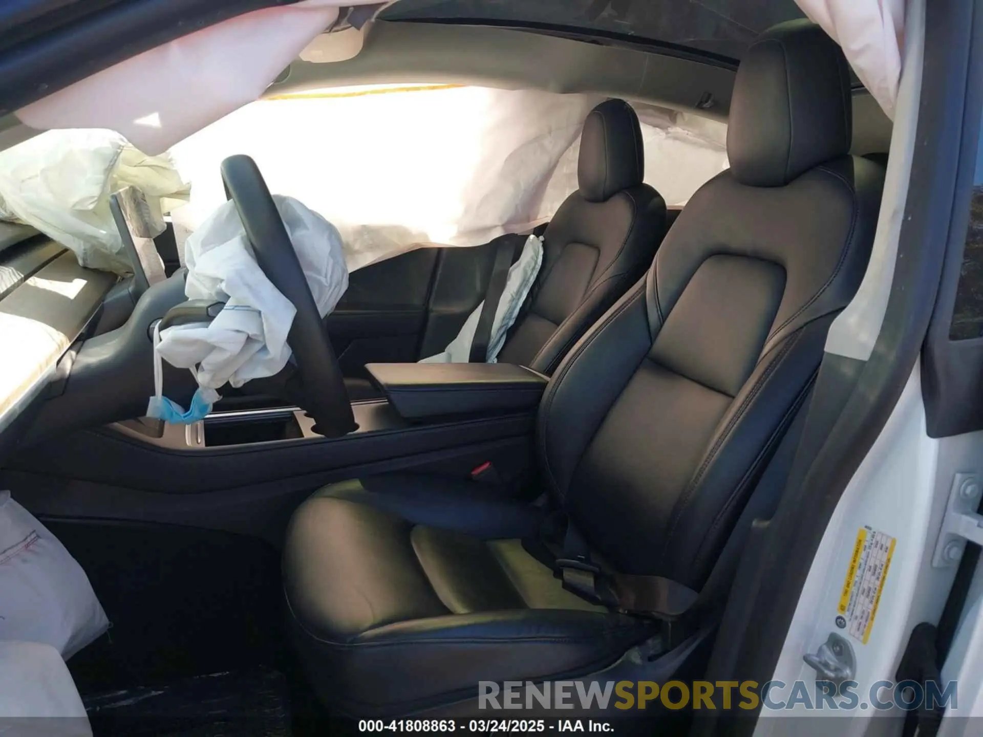 19 Photograph of a damaged car 7SAYGDEE8NF480939 TESLA MODEL Y 2022