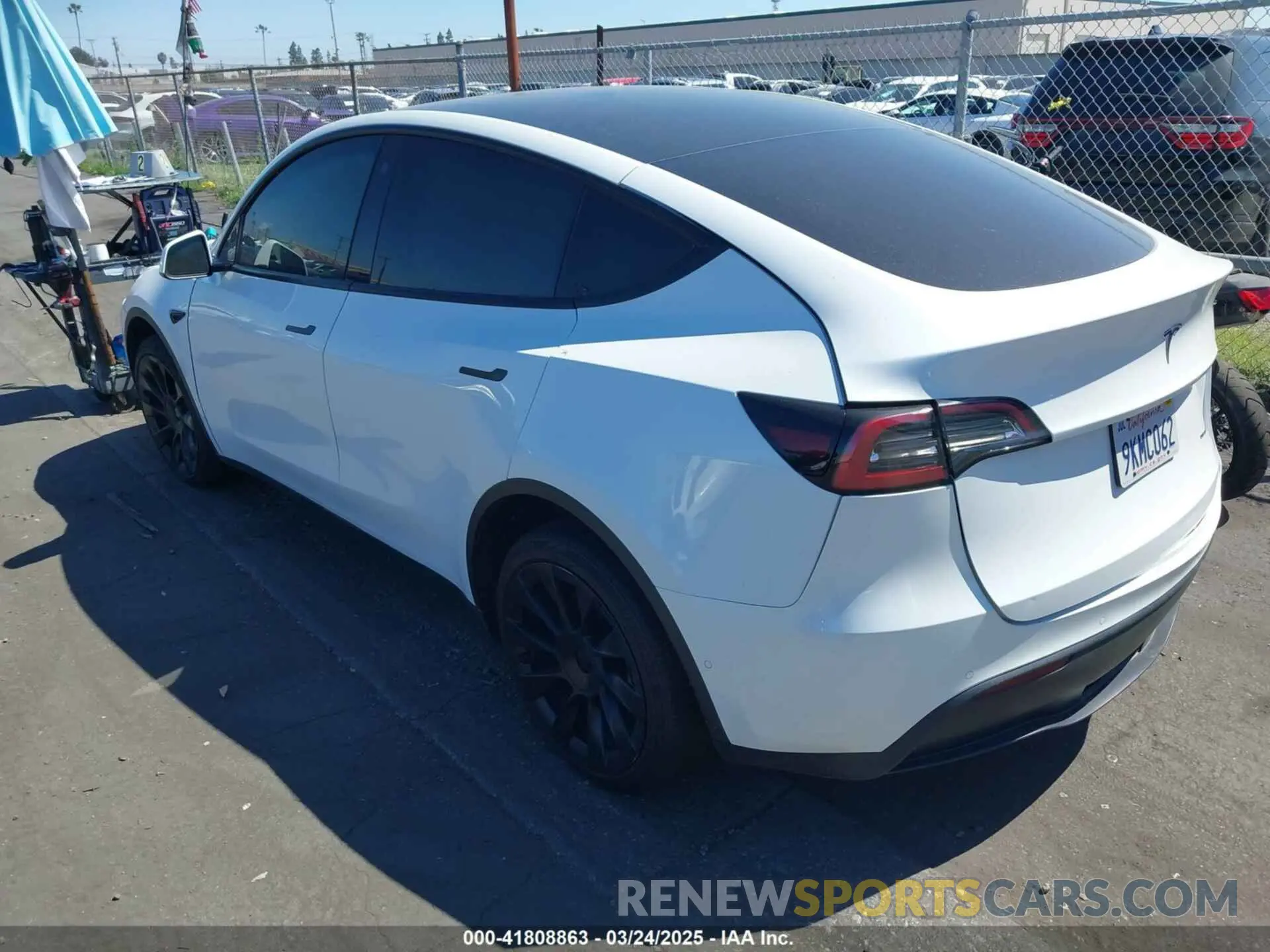 3 Photograph of a damaged car 7SAYGDEE8NF480939 TESLA MODEL Y 2022