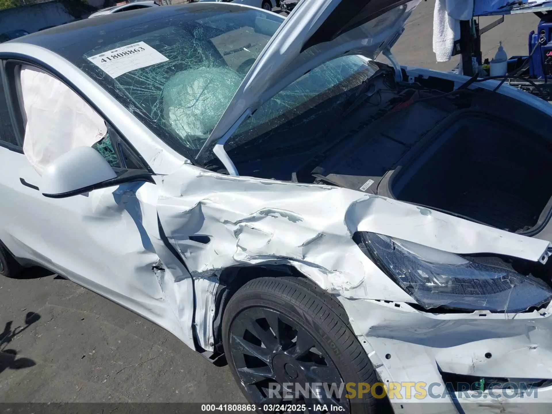 6 Photograph of a damaged car 7SAYGDEE8NF480939 TESLA MODEL Y 2022