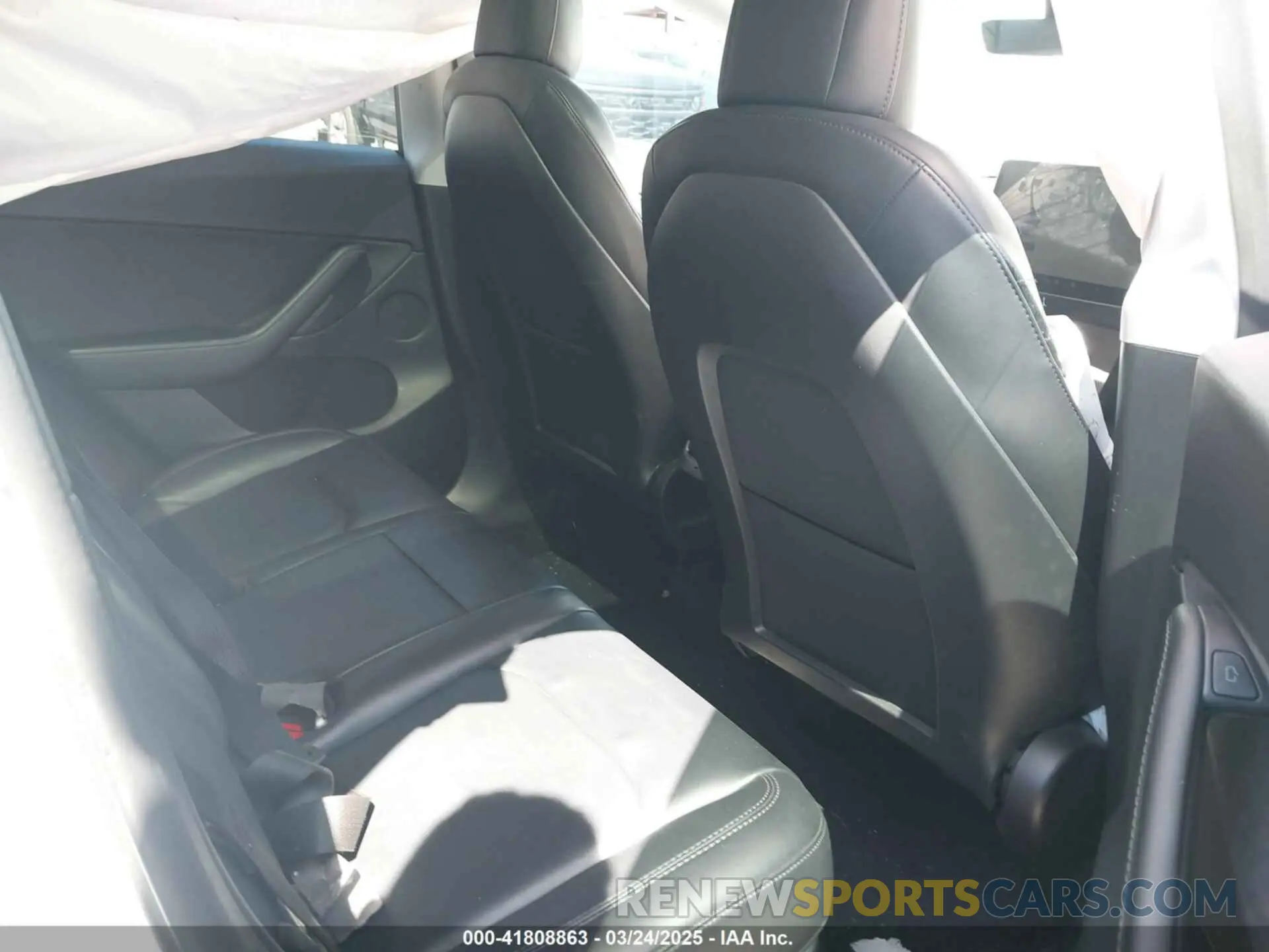 8 Photograph of a damaged car 7SAYGDEE8NF480939 TESLA MODEL Y 2022
