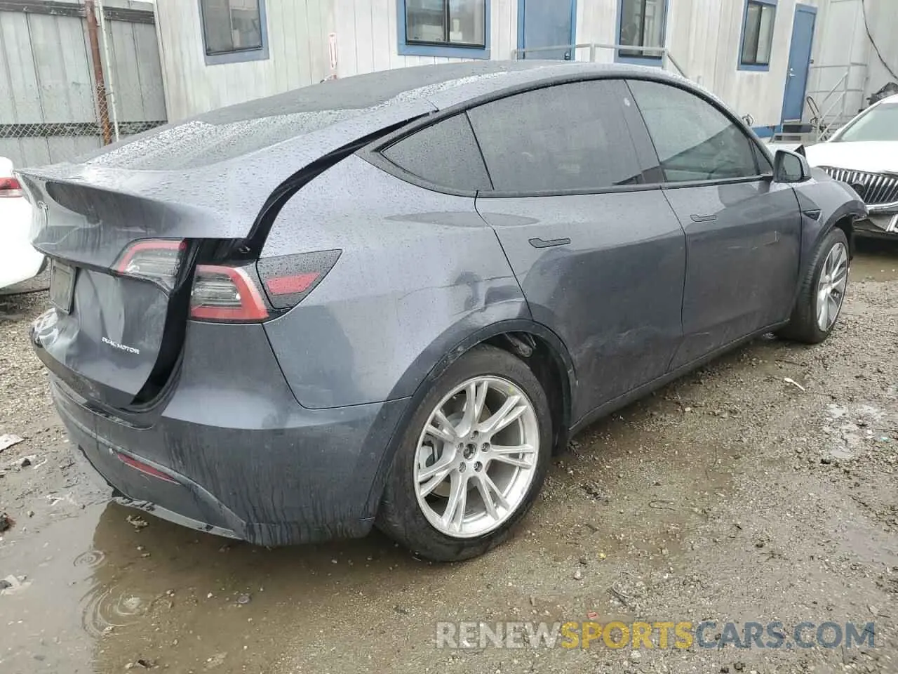 3 Photograph of a damaged car 7SAYGDEE8NF555915 TESLA MODEL Y 2022