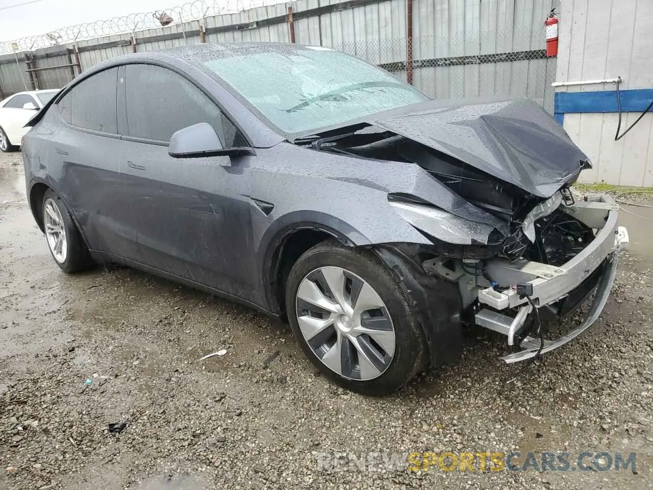 4 Photograph of a damaged car 7SAYGDEE8NF555915 TESLA MODEL Y 2022