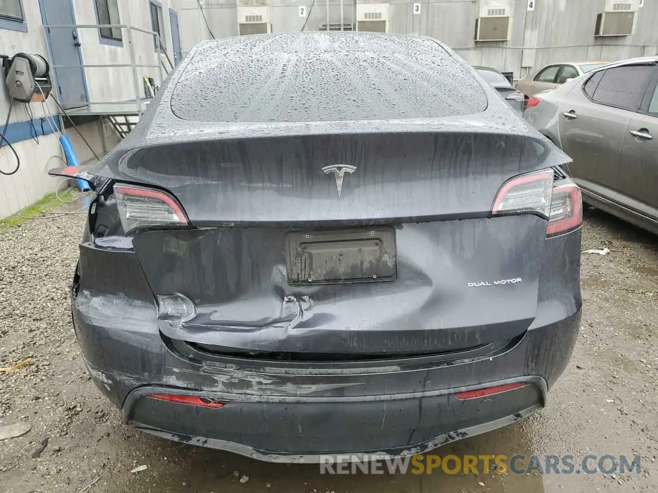 6 Photograph of a damaged car 7SAYGDEE8NF555915 TESLA MODEL Y 2022