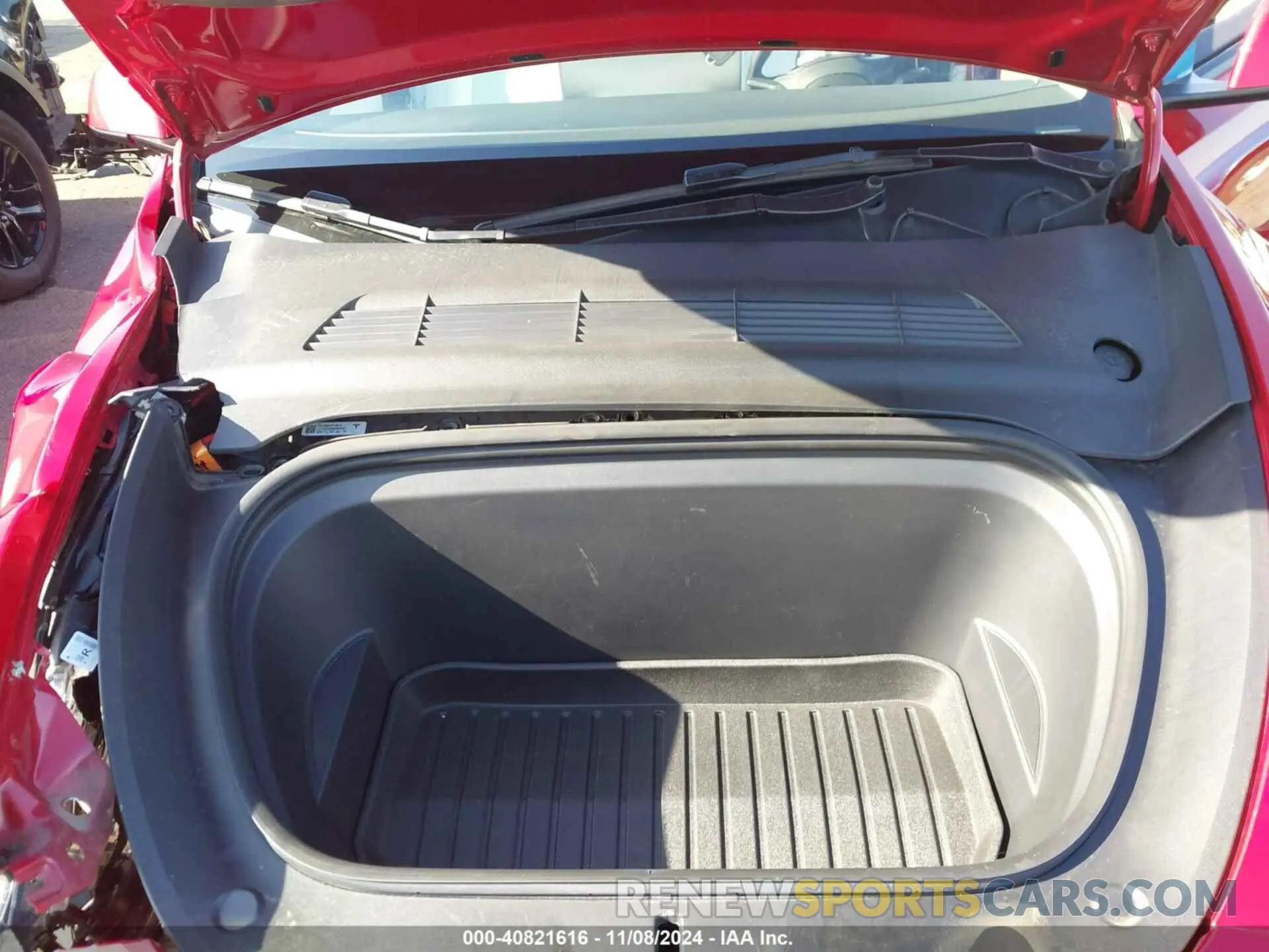 10 Photograph of a damaged car 7SAYGDEE9NF407840 TESLA MODEL Y 2022