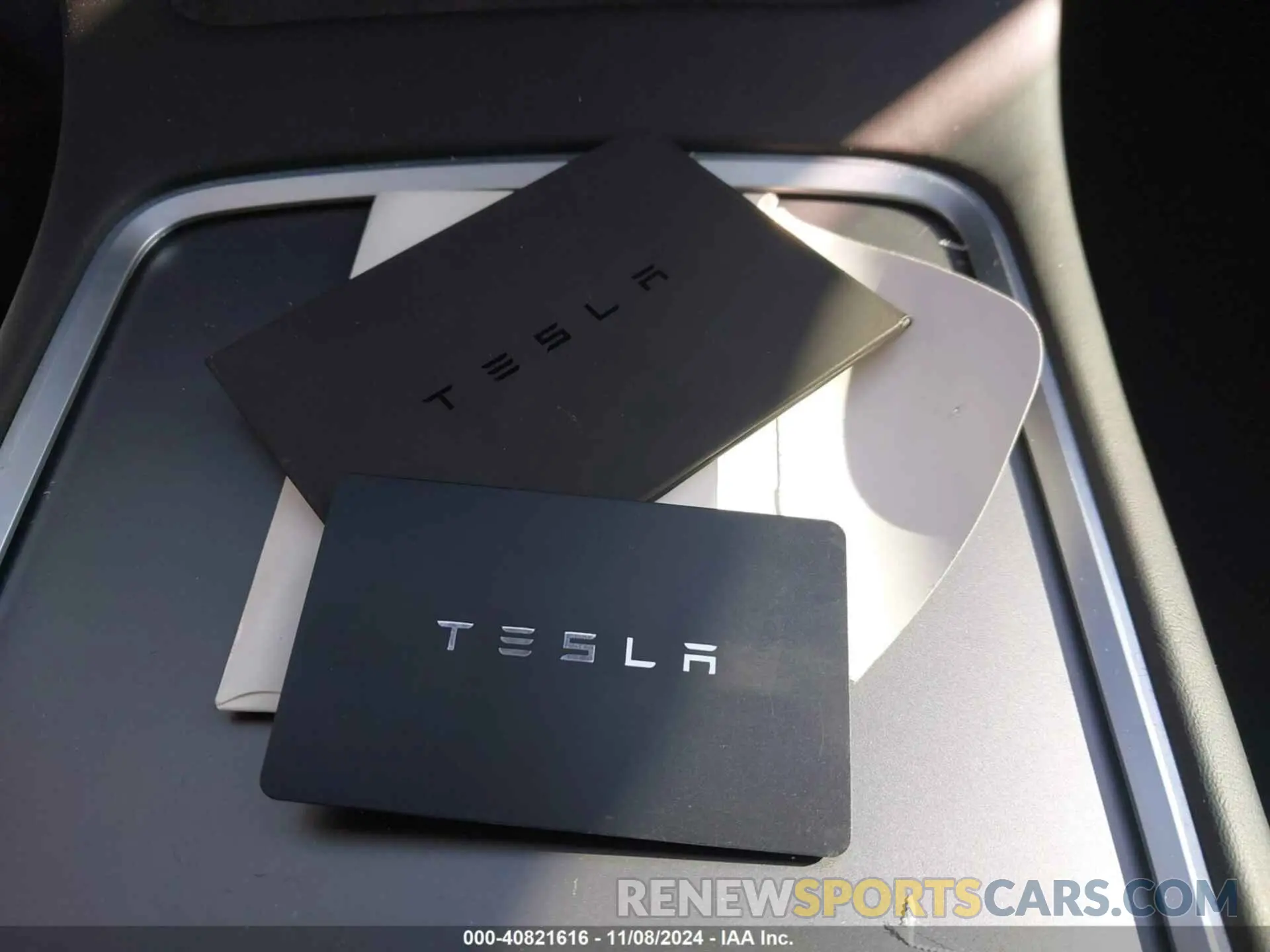 11 Photograph of a damaged car 7SAYGDEE9NF407840 TESLA MODEL Y 2022