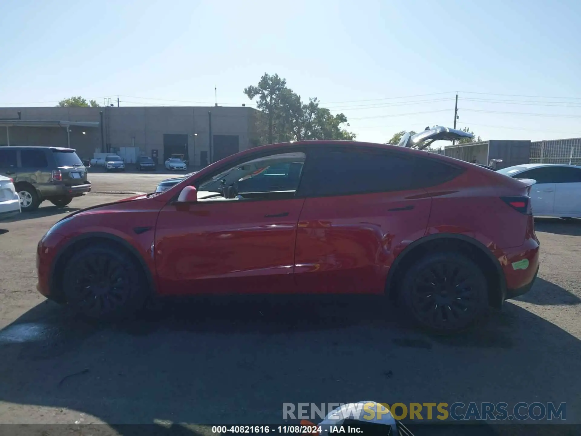 15 Photograph of a damaged car 7SAYGDEE9NF407840 TESLA MODEL Y 2022