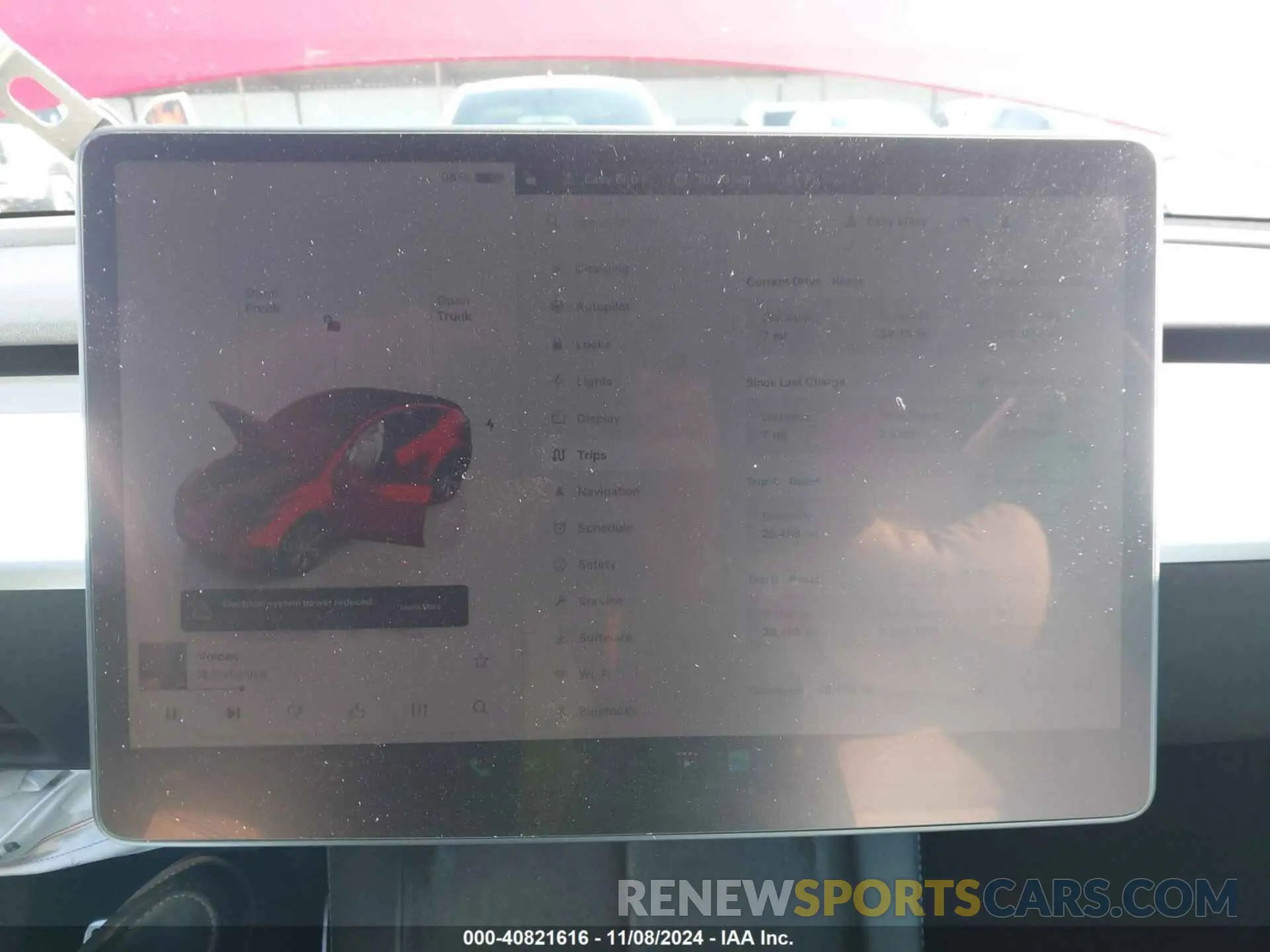 19 Photograph of a damaged car 7SAYGDEE9NF407840 TESLA MODEL Y 2022