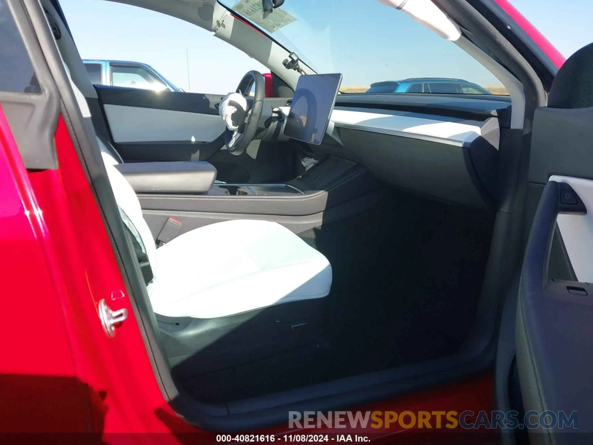 5 Photograph of a damaged car 7SAYGDEE9NF407840 TESLA MODEL Y 2022