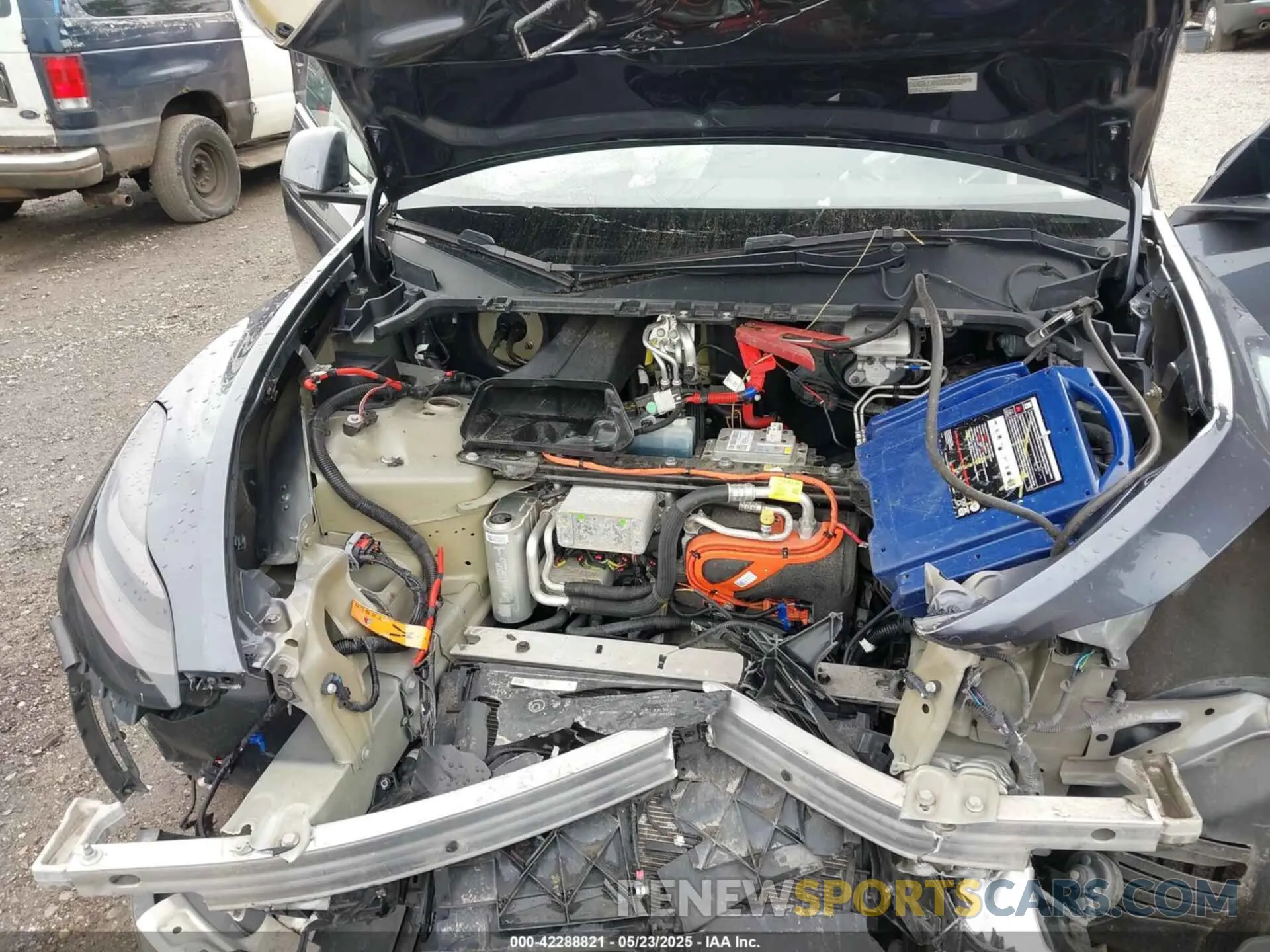 10 Photograph of a damaged car 7SAYGDEE9NF424248 TESLA MODEL Y 2022