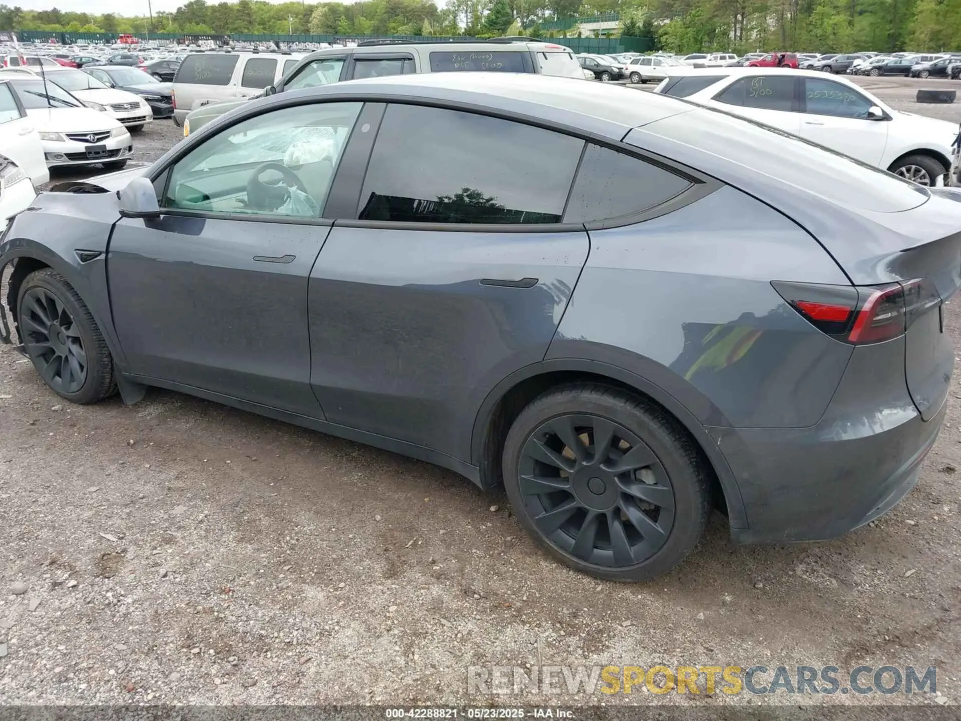 3 Photograph of a damaged car 7SAYGDEE9NF424248 TESLA MODEL Y 2022