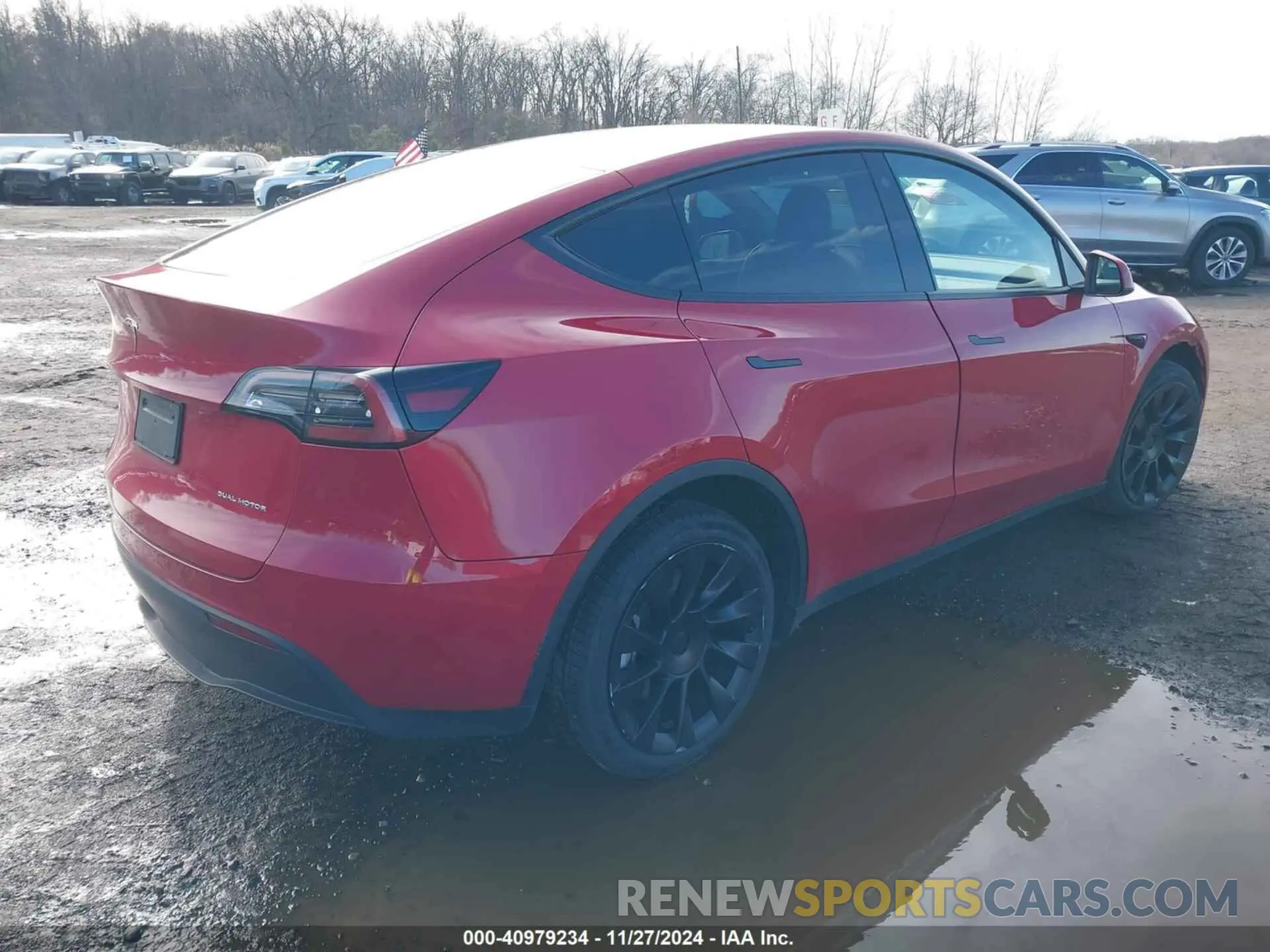 4 Photograph of a damaged car 7SAYGDEE9NF426372 TESLA MODEL Y 2022